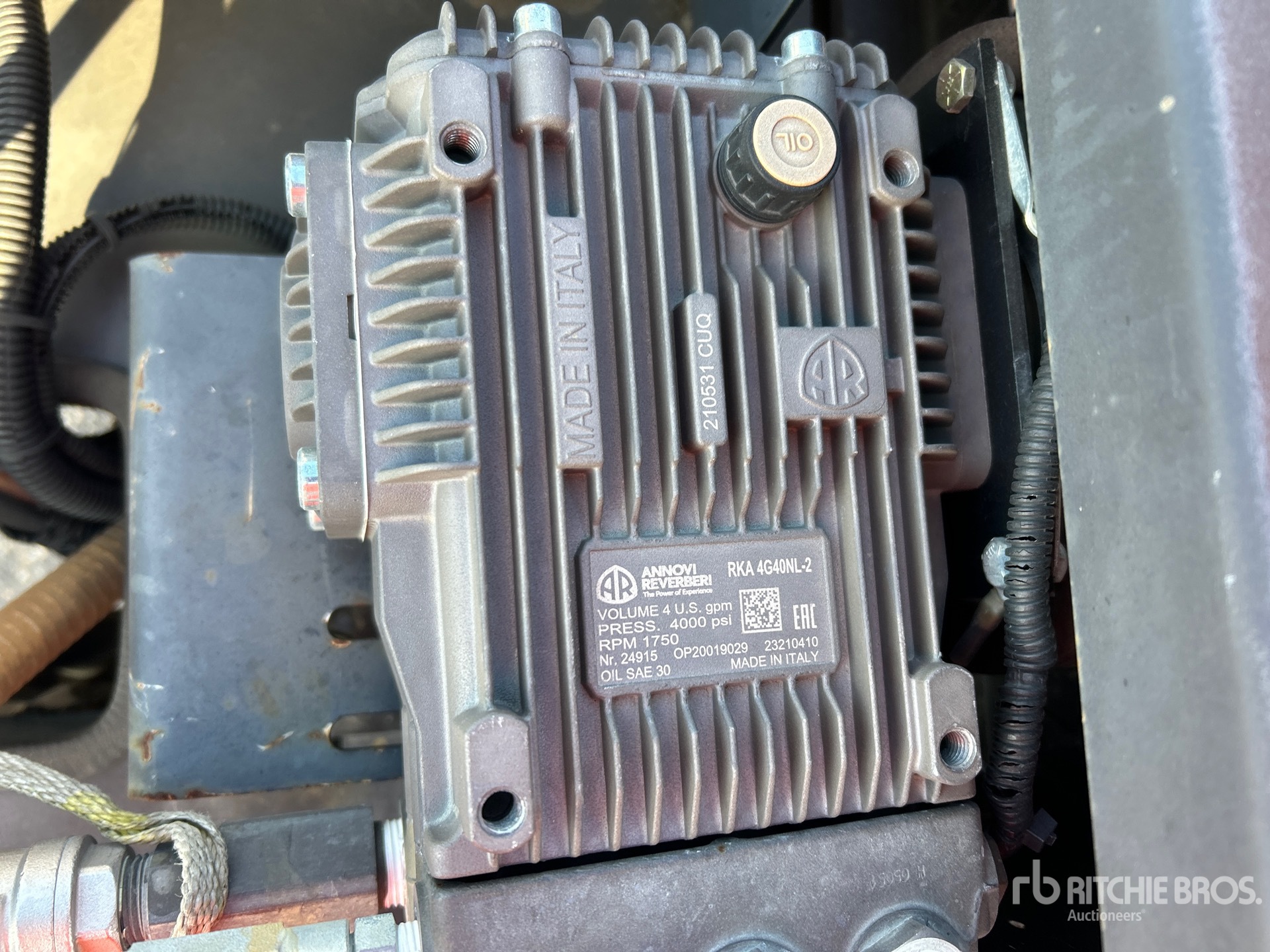 Vermeer VAC-TRON CV573G
