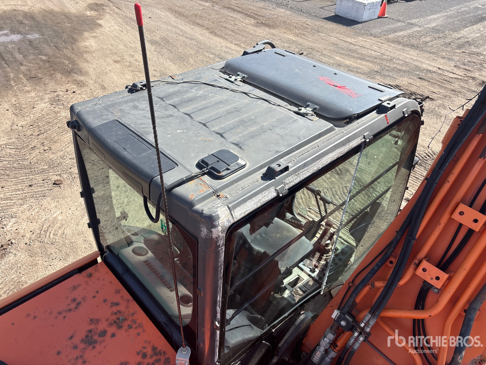 2012 Hitachi ZX210LC-5N