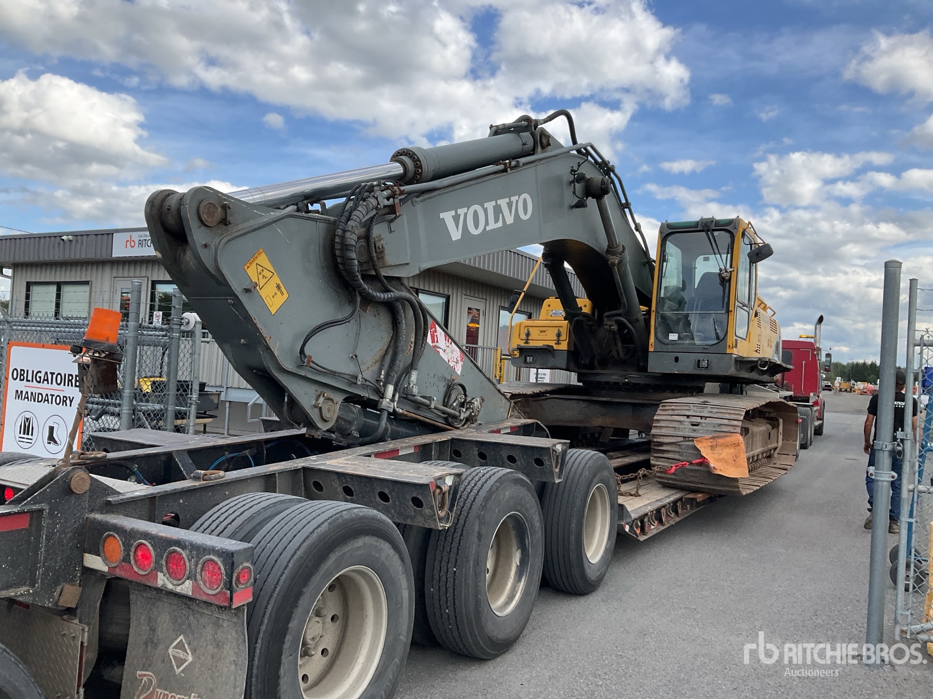 Photo of 2005 Volvo EC460B LC