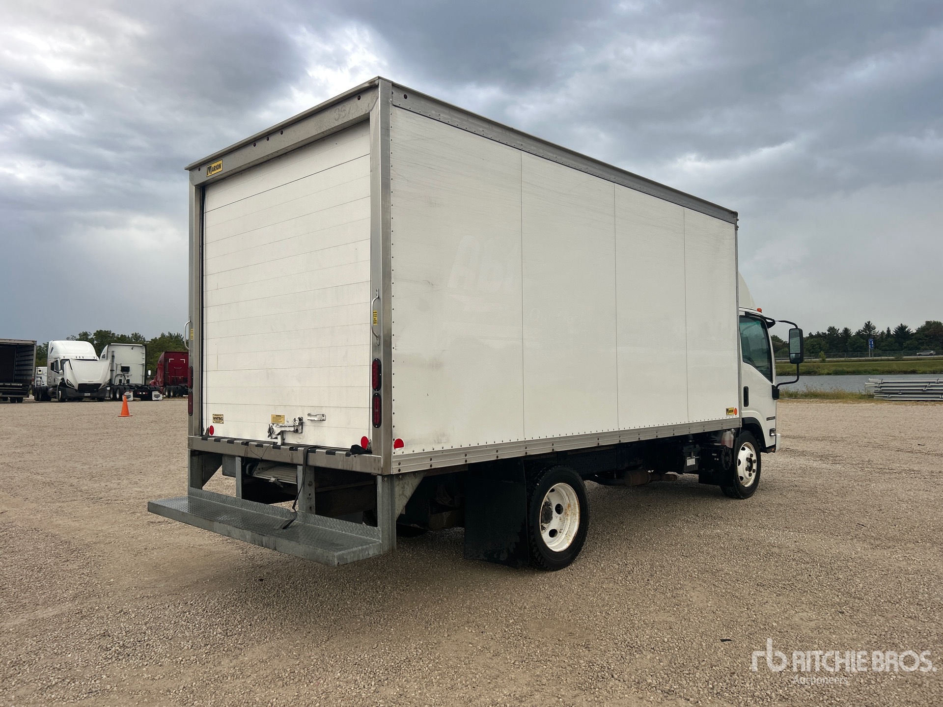 2019 Isuzu NPR HD
