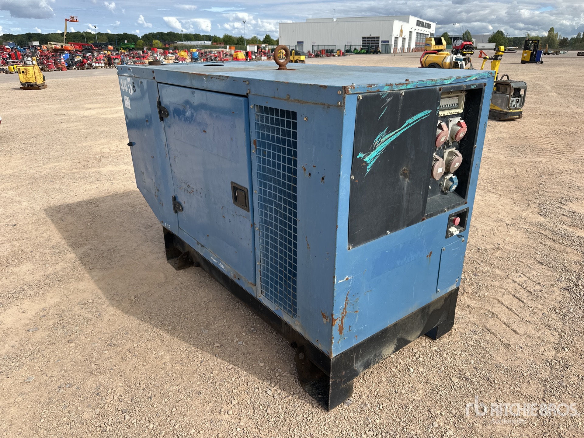 Sdmo J33