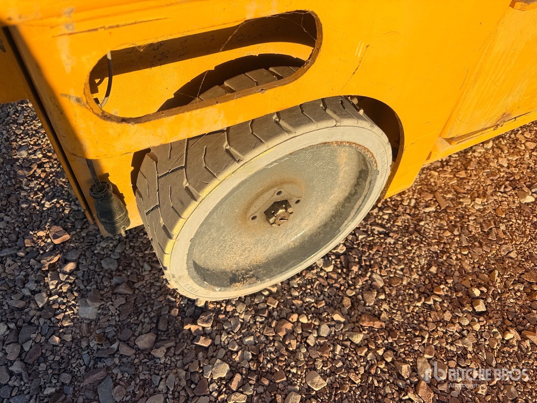 2008 Haulotte COMPACT12