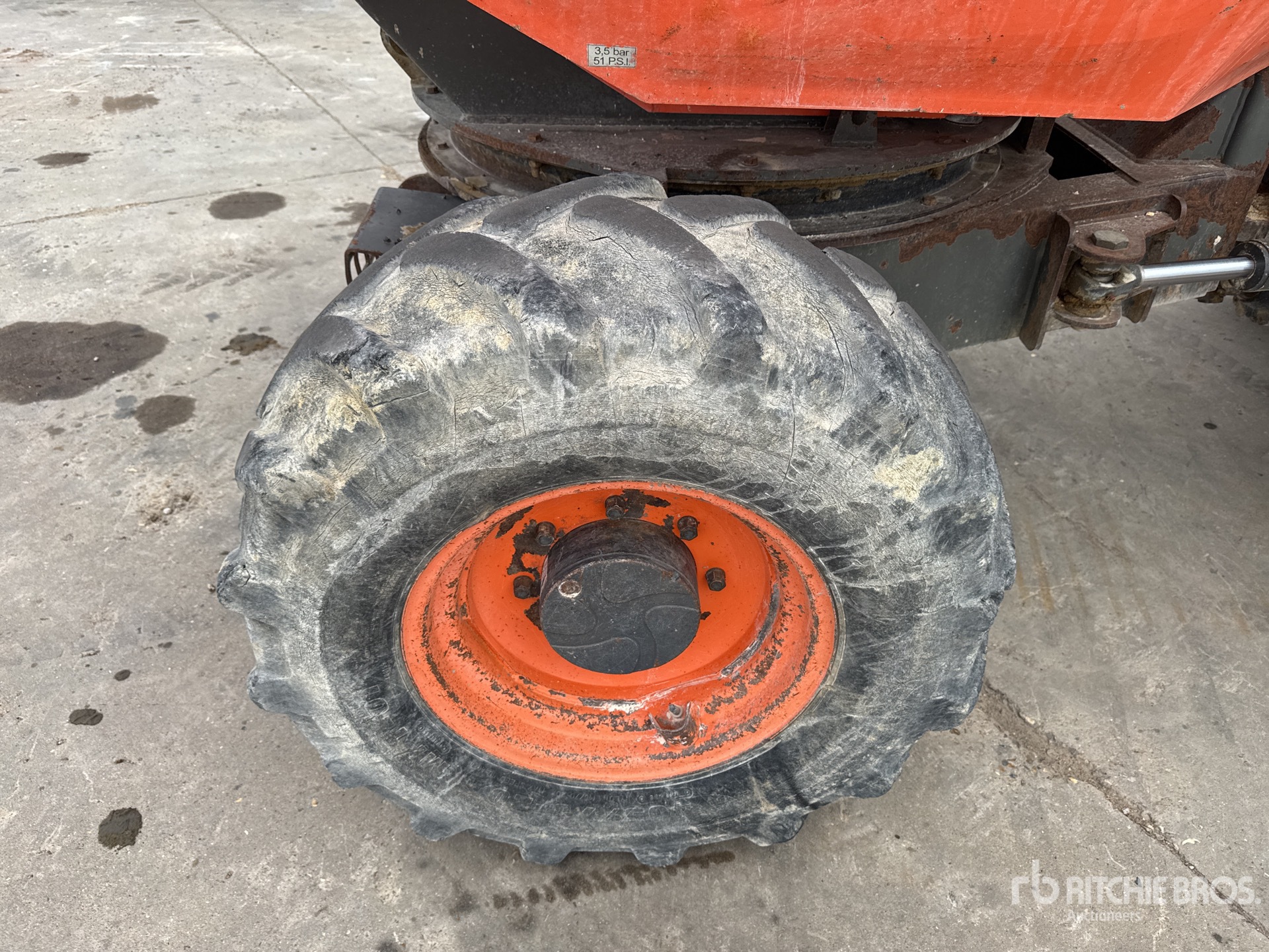2011 Ausa D600APG