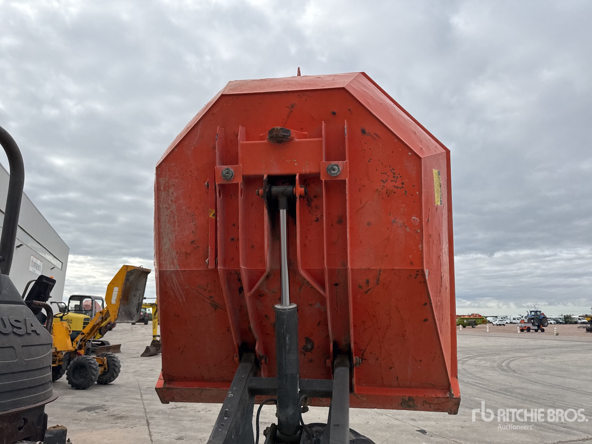2011 Ausa D600APG