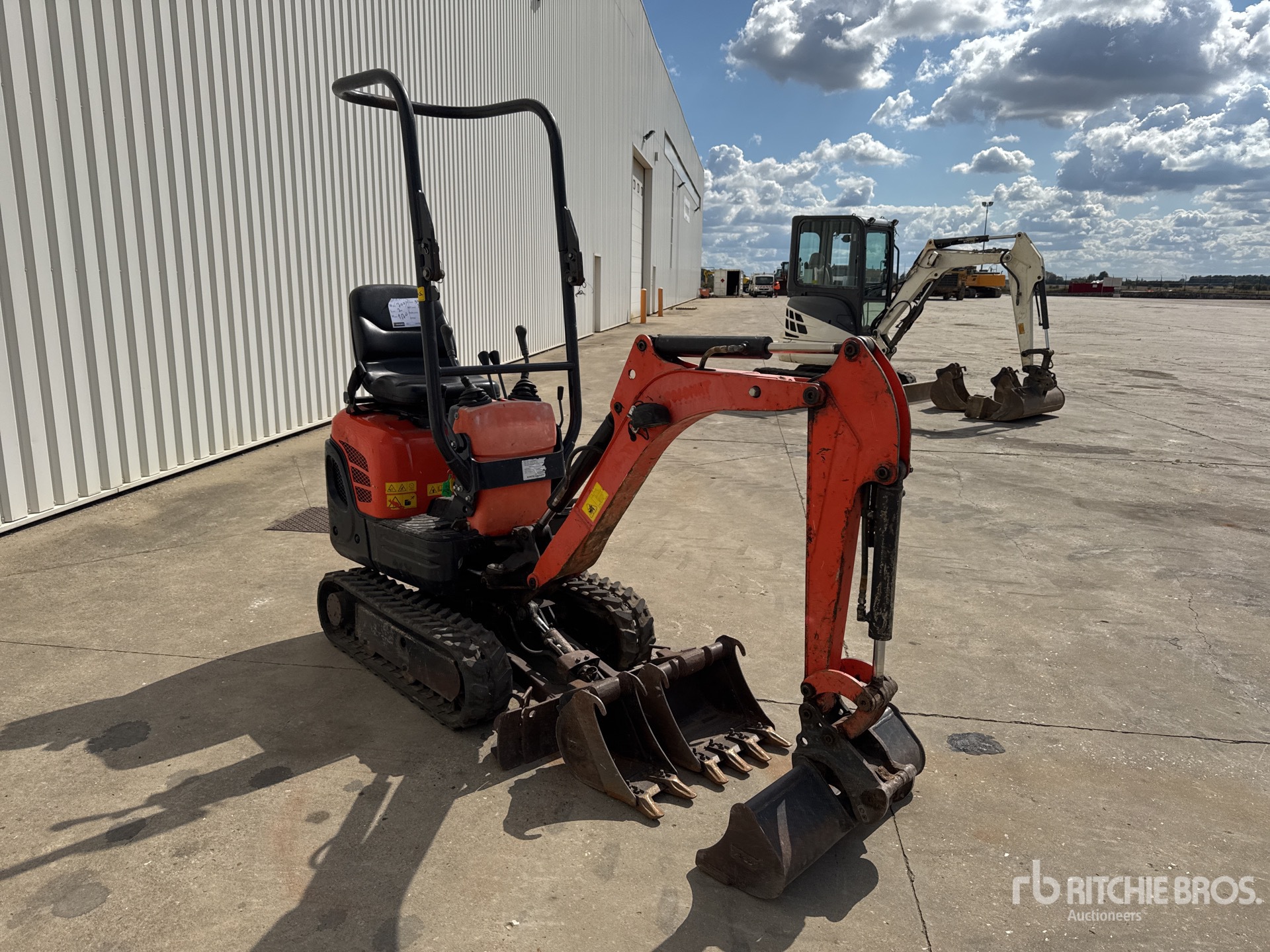 2015 Kubota K008-3