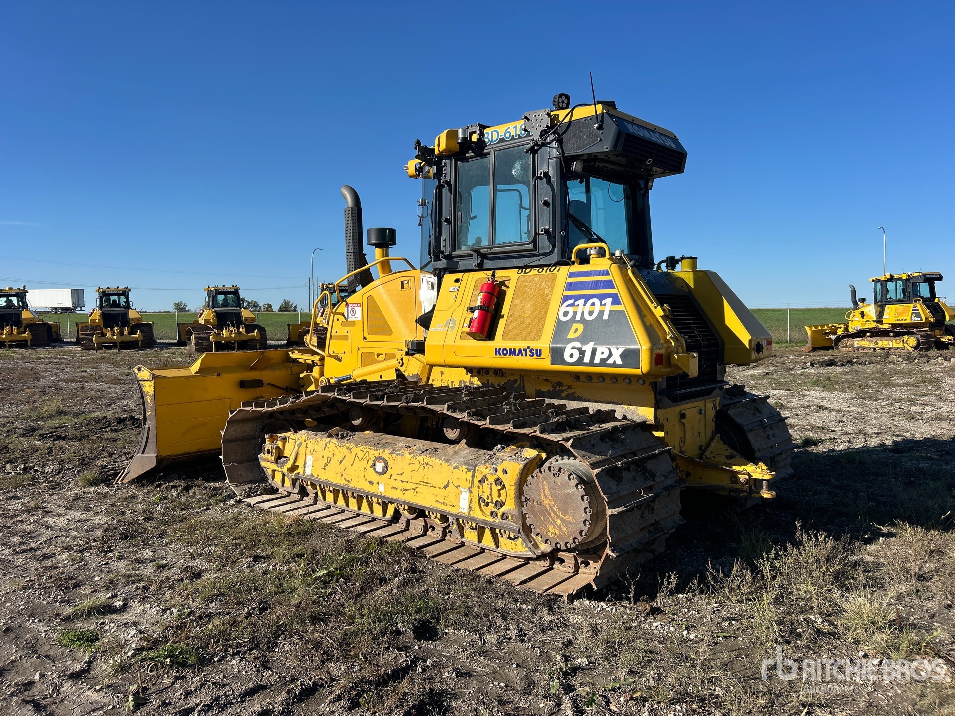 2022 Komatsu D61PX-24