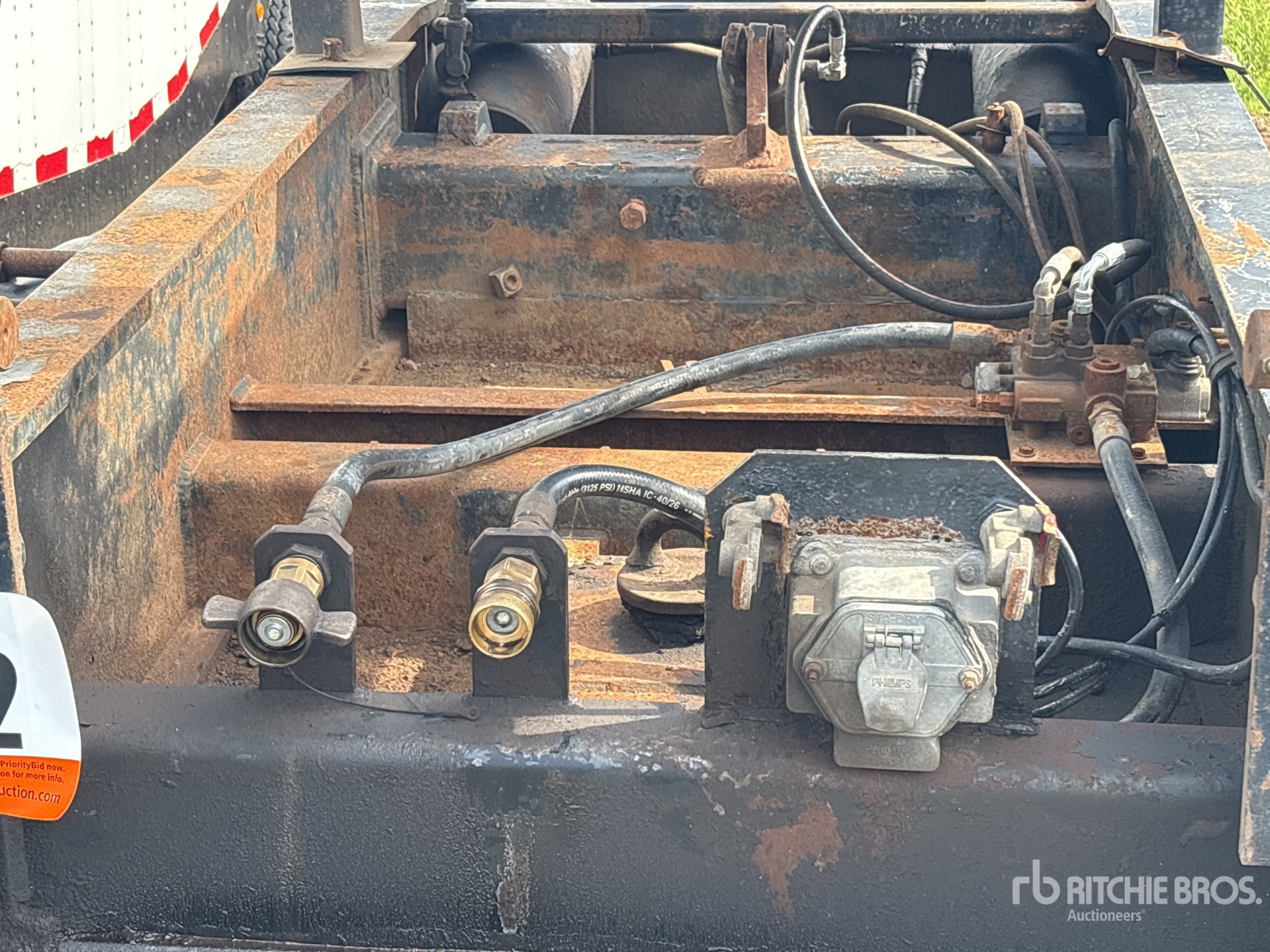 1995 Load Star Trailer Tri/A Removable Gooseneck