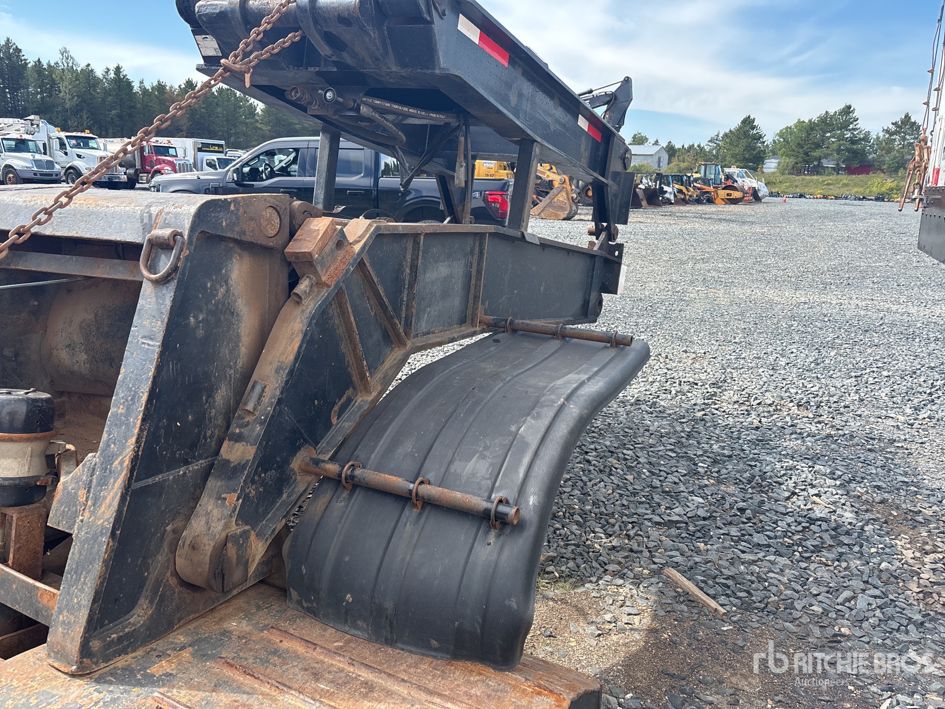1995 Load Star Trailer Tri/A Removable Gooseneck