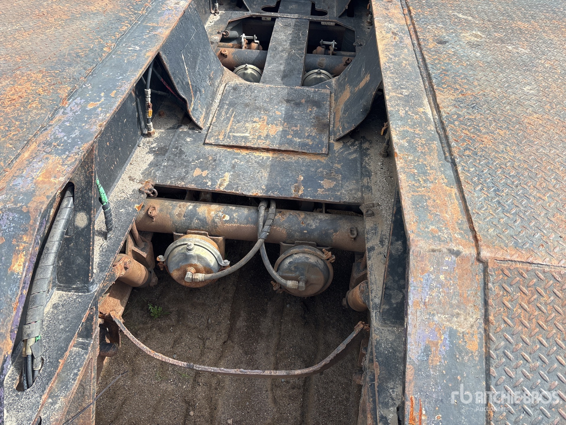 1995 Load Star Trailer Tri/A Removable Gooseneck