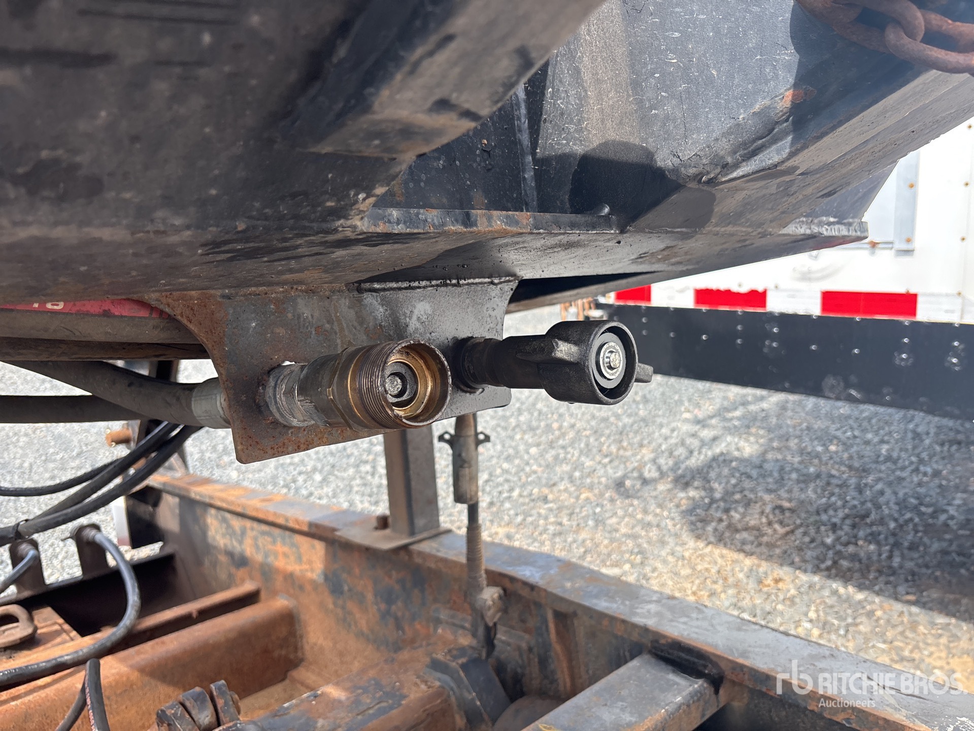 1995 Load Star Trailer Tri/A Removable Gooseneck
