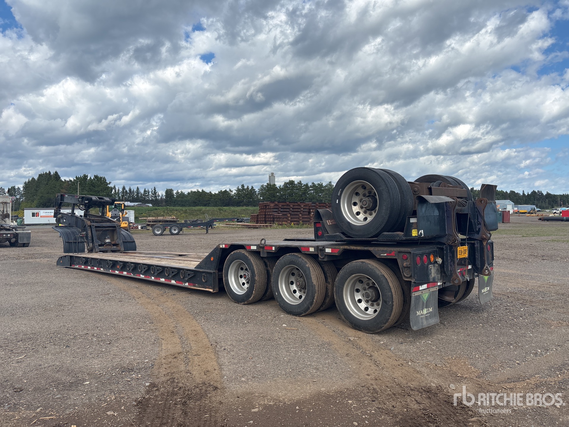 1995 Load Star Trailer Tri/A Removable Gooseneck