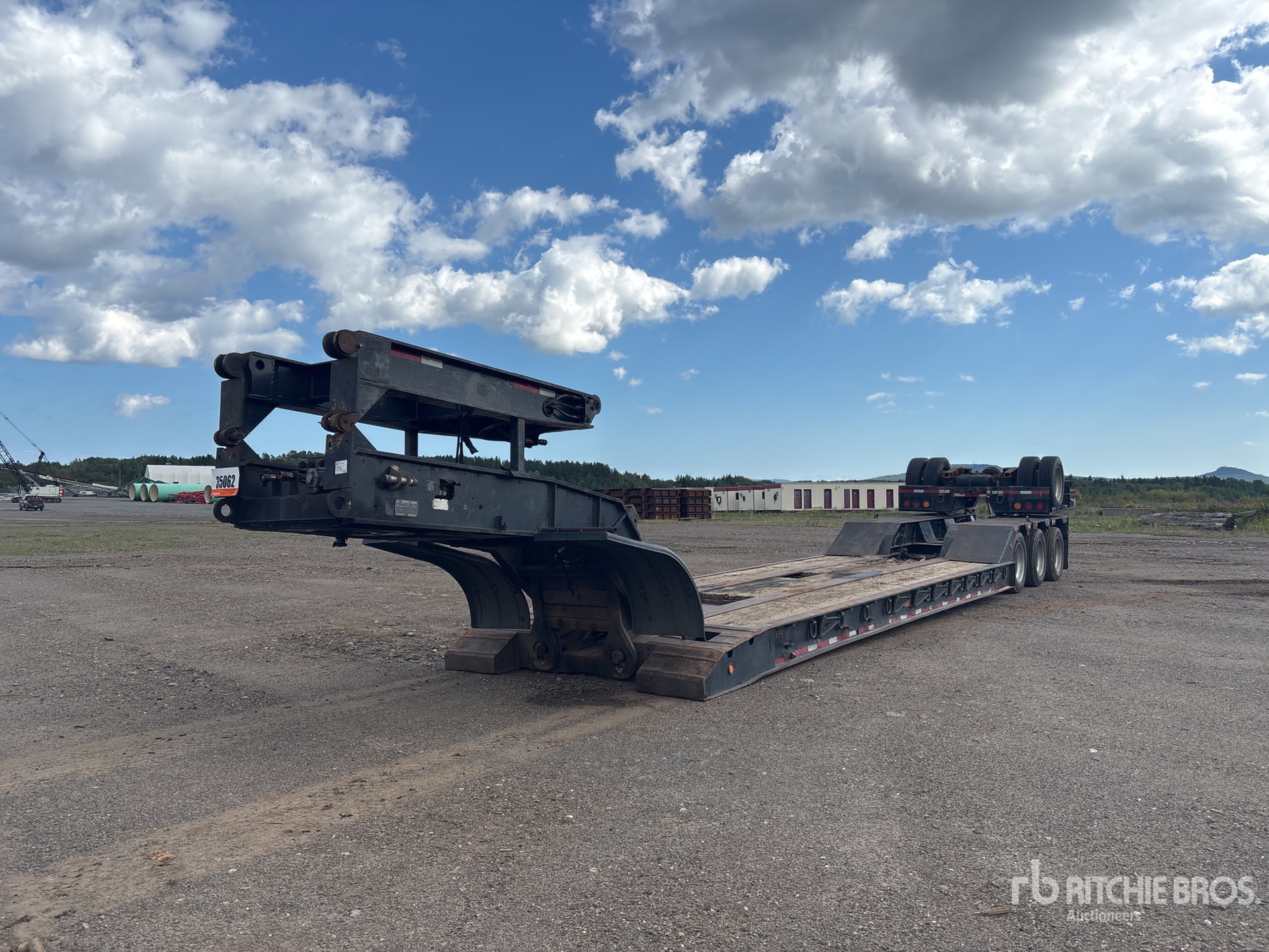 1995 Load Star Trailer Tri/A Removable Gooseneck