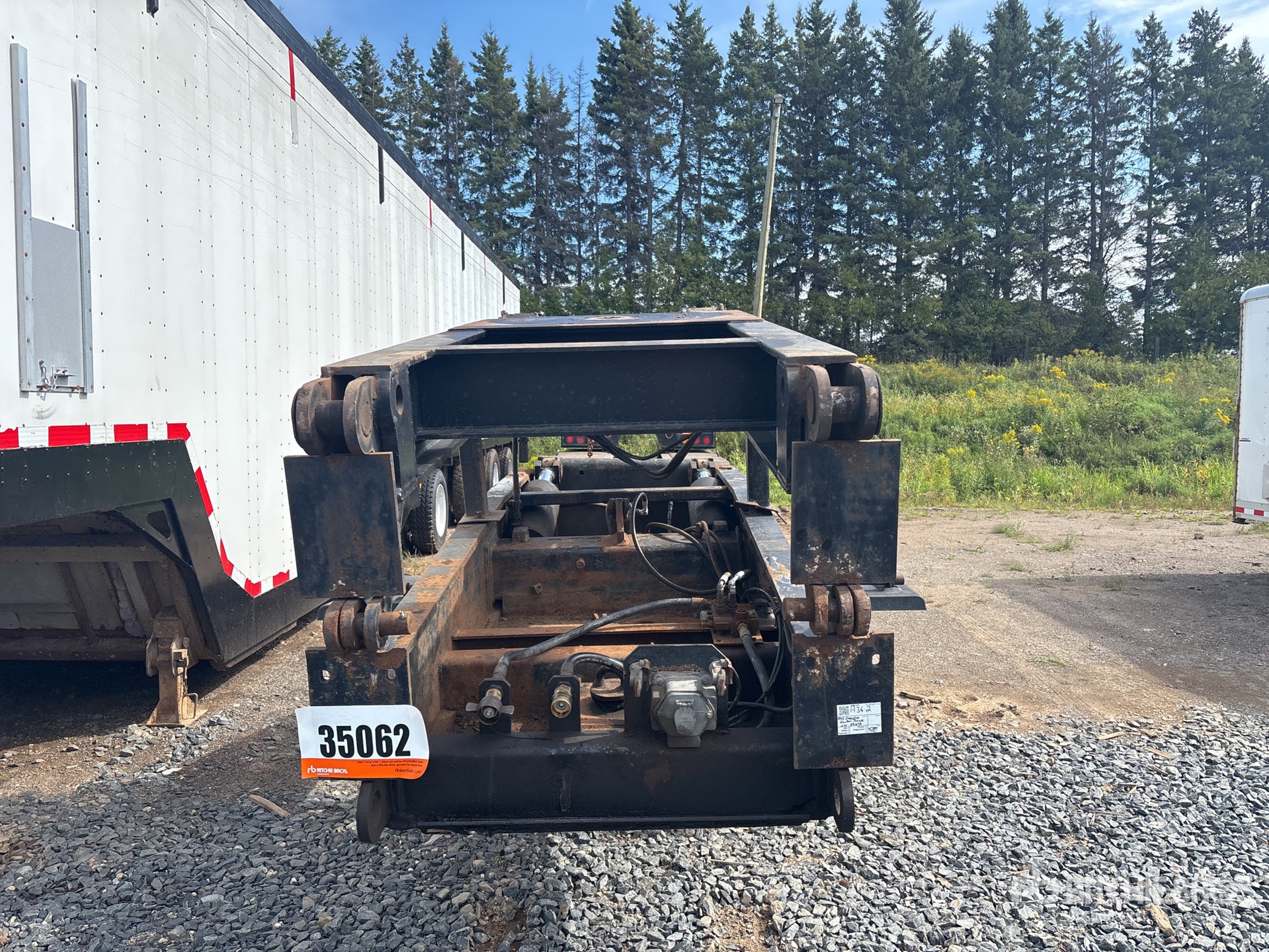1995 Load Star Trailer Tri/A Removable Gooseneck