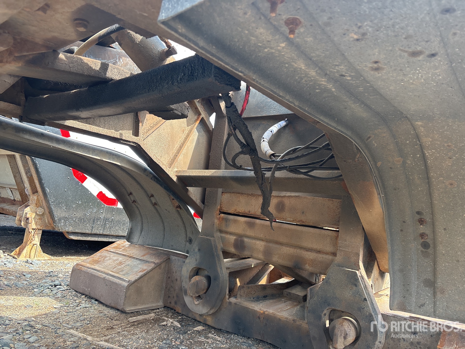 1995 Load Star Trailer Tri/A Removable Gooseneck