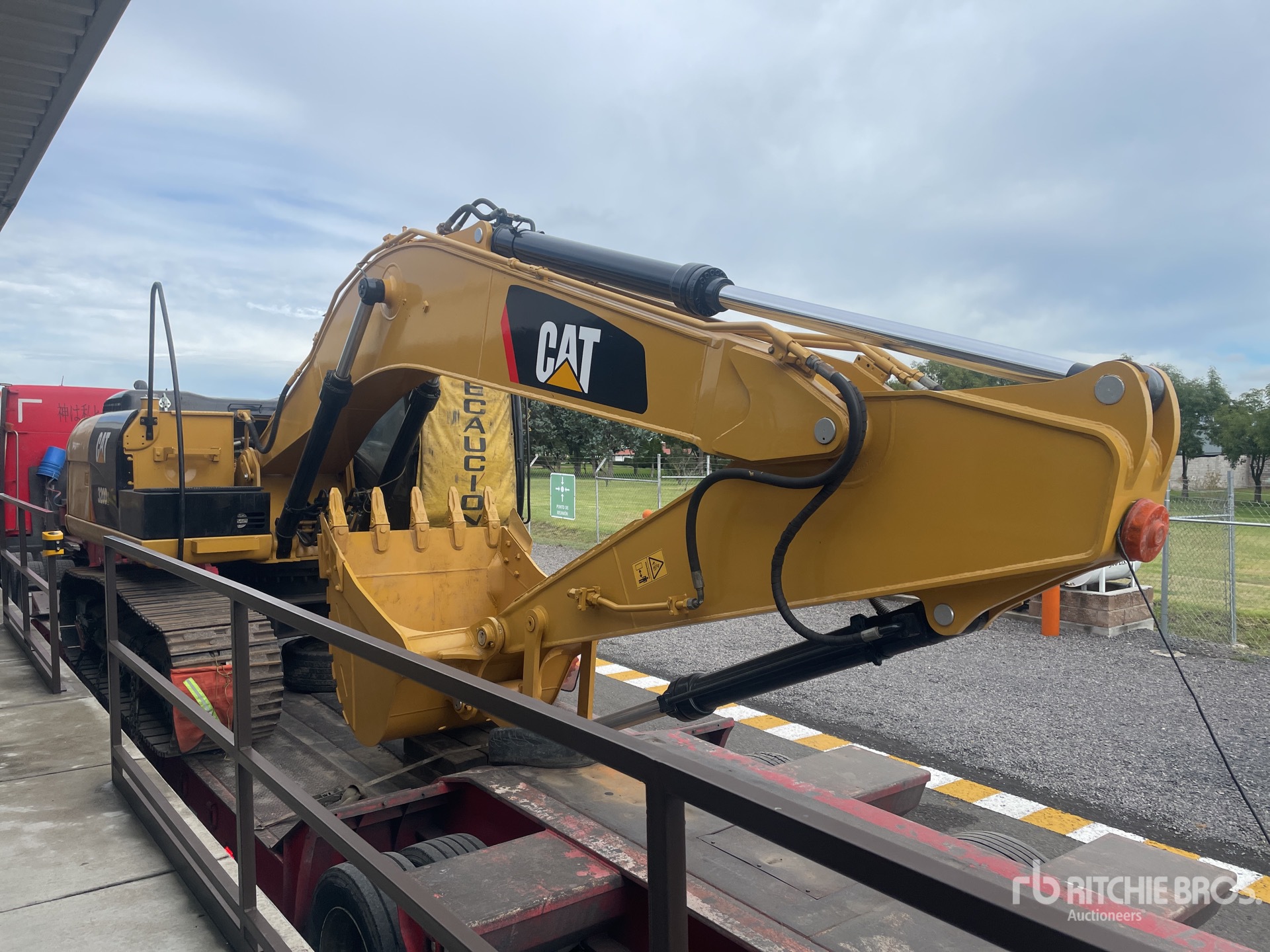 2013 Caterpillar 320D2