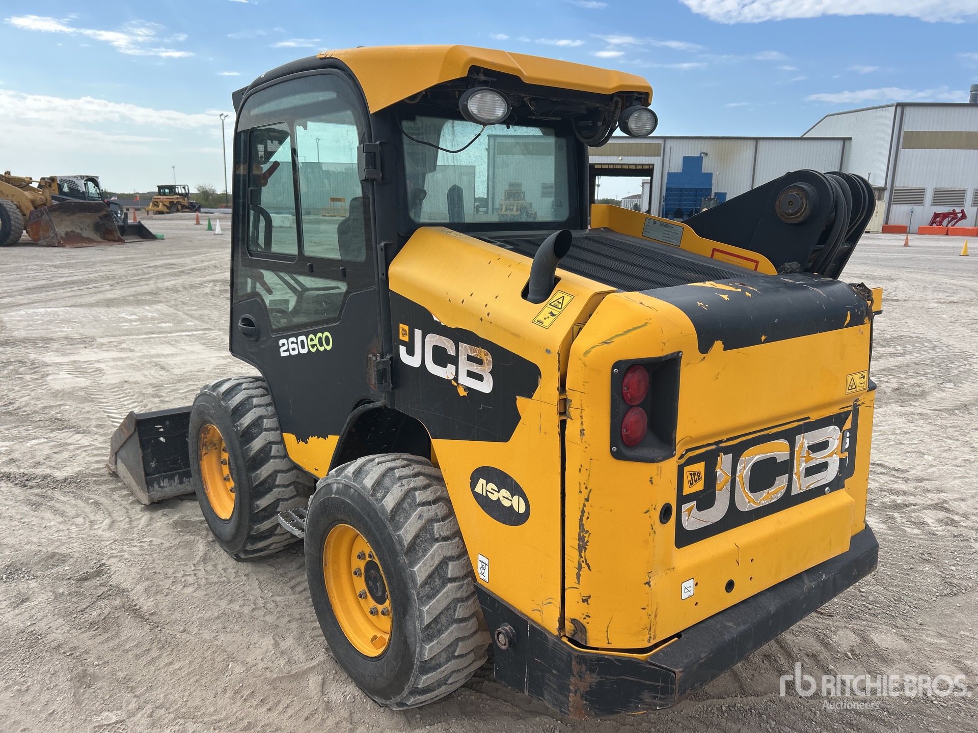 2011 JCB 260