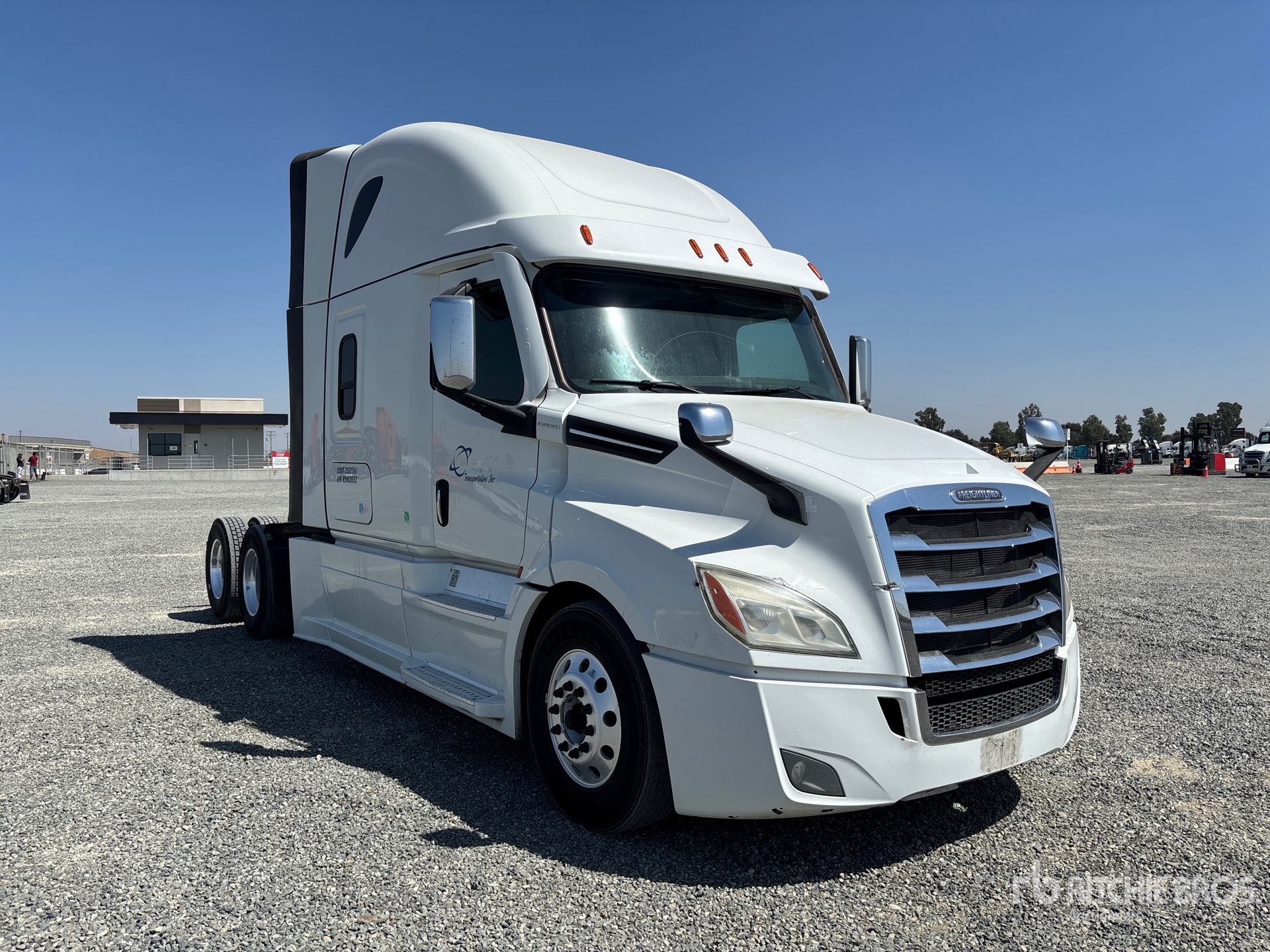 2022 Freightliner CASCADIA 126