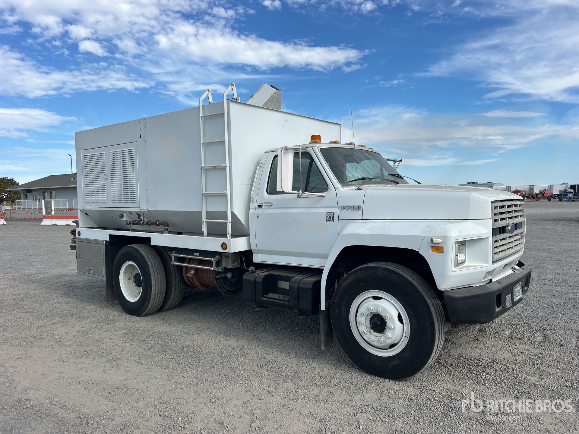 1987 Ford F700