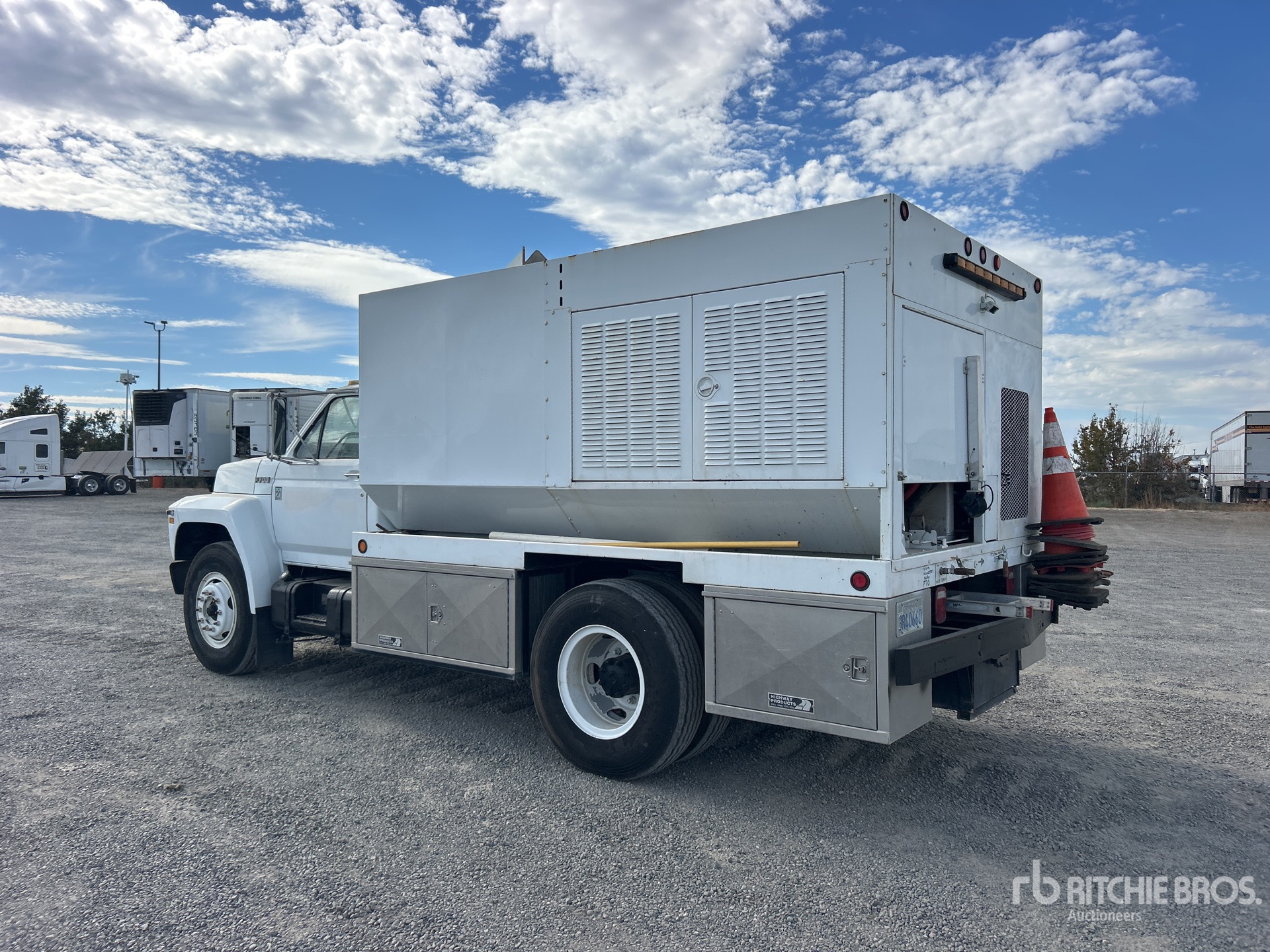 1987 Ford F700