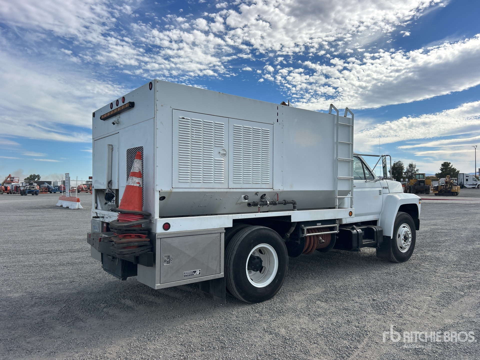 1987 Ford F700