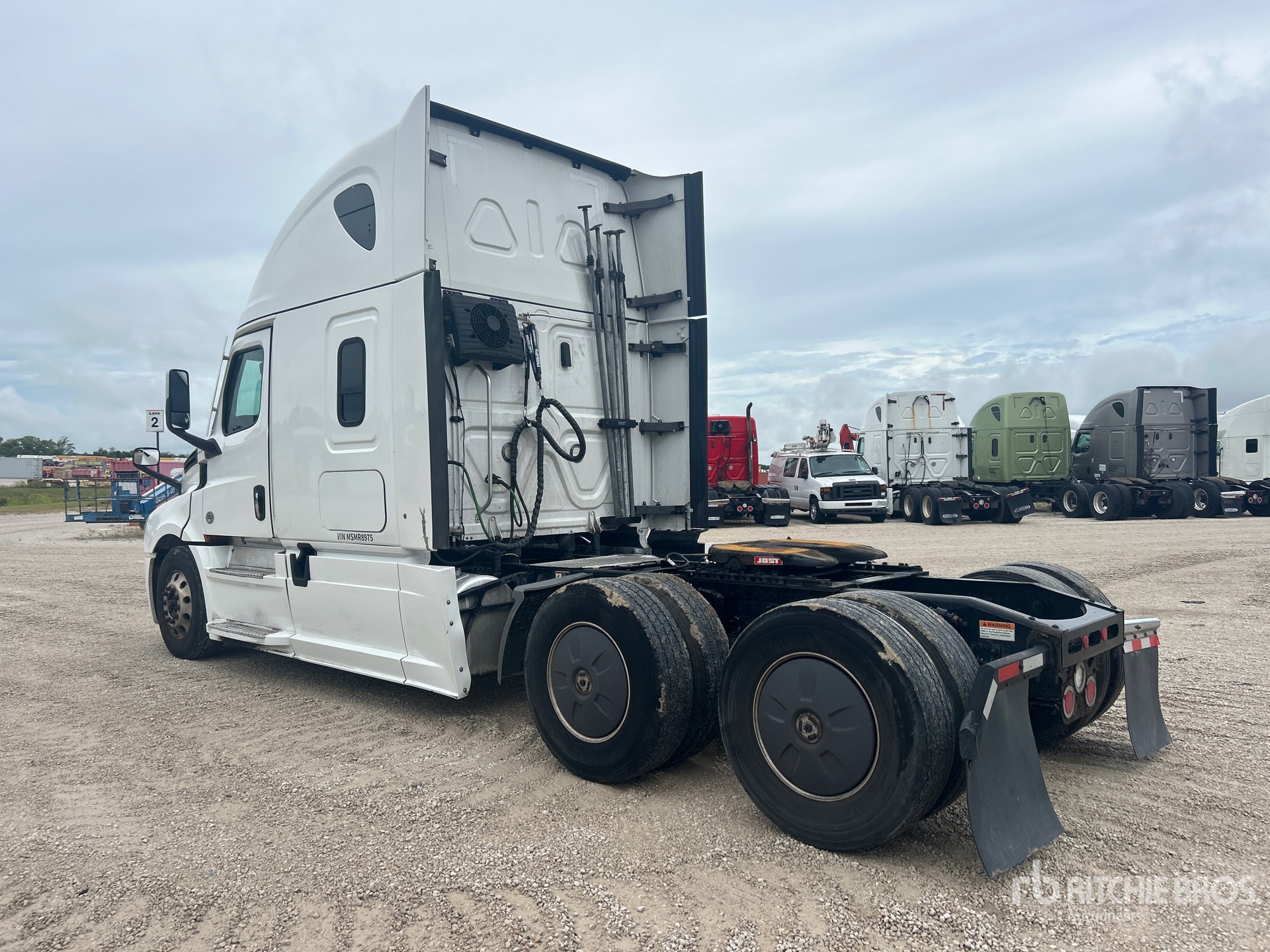 2021 Freightliner CASCADIA 126
