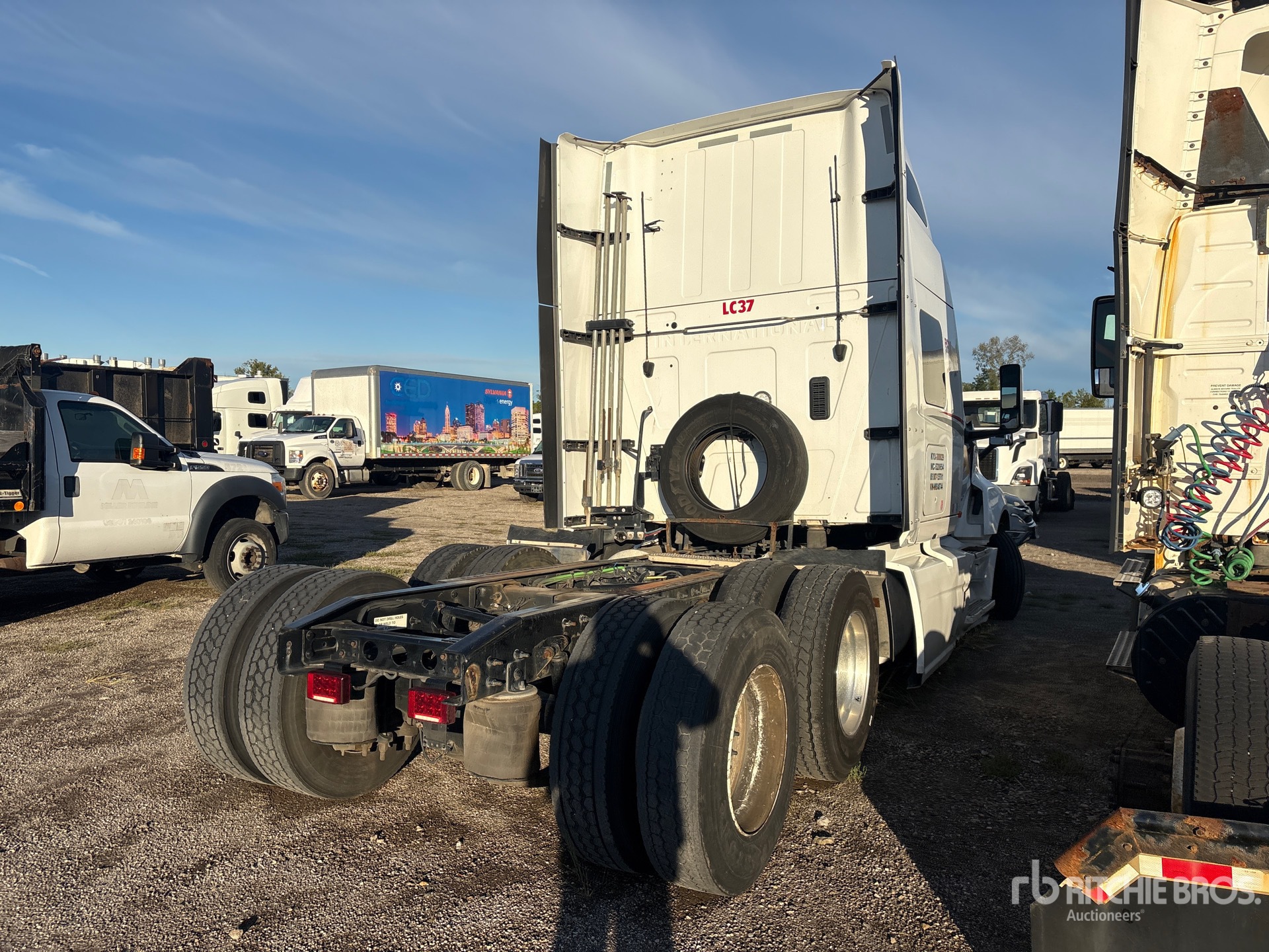 2022 International LT625