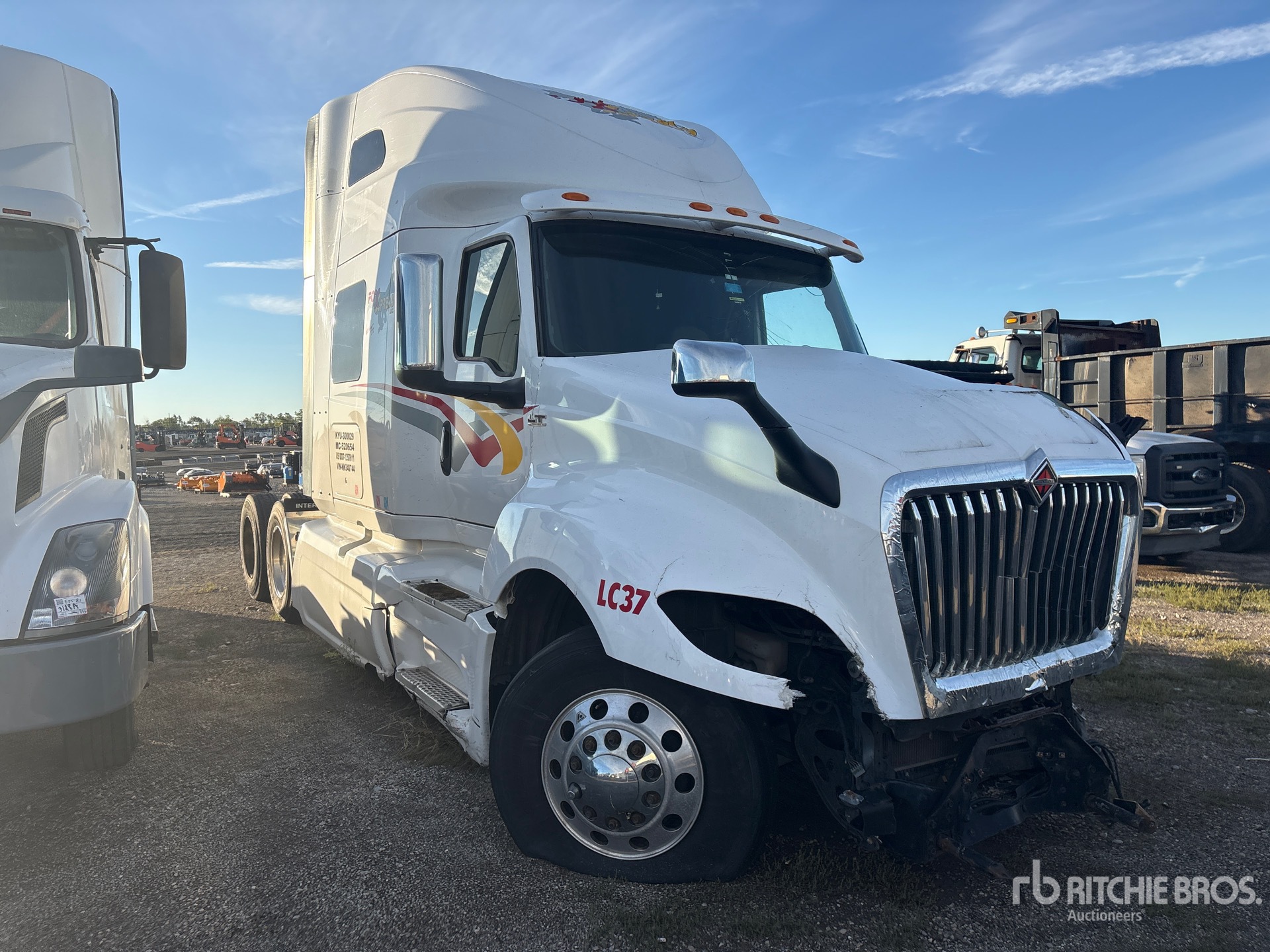 2022 International LT625