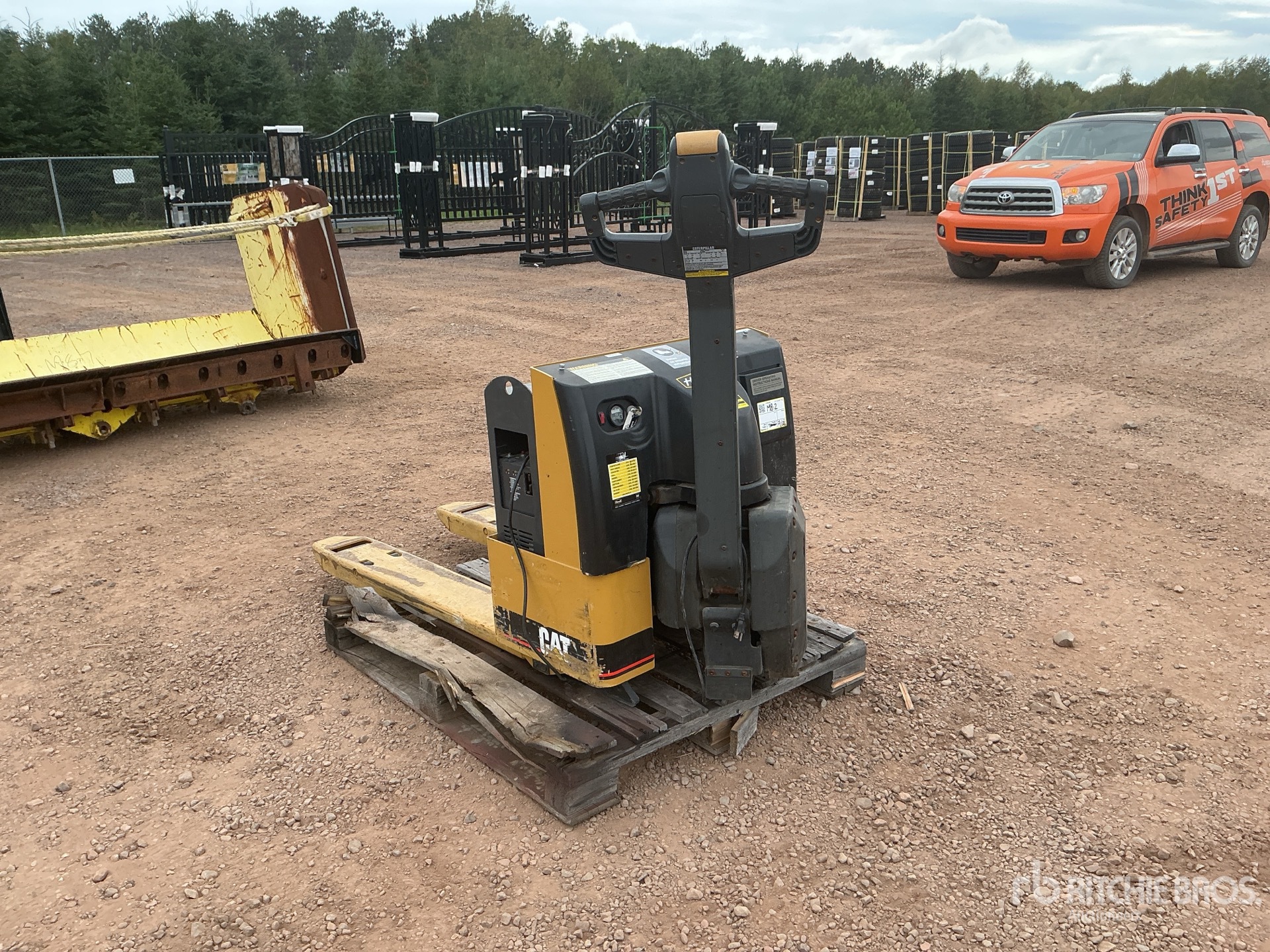 2004 Caterpillar NPP40