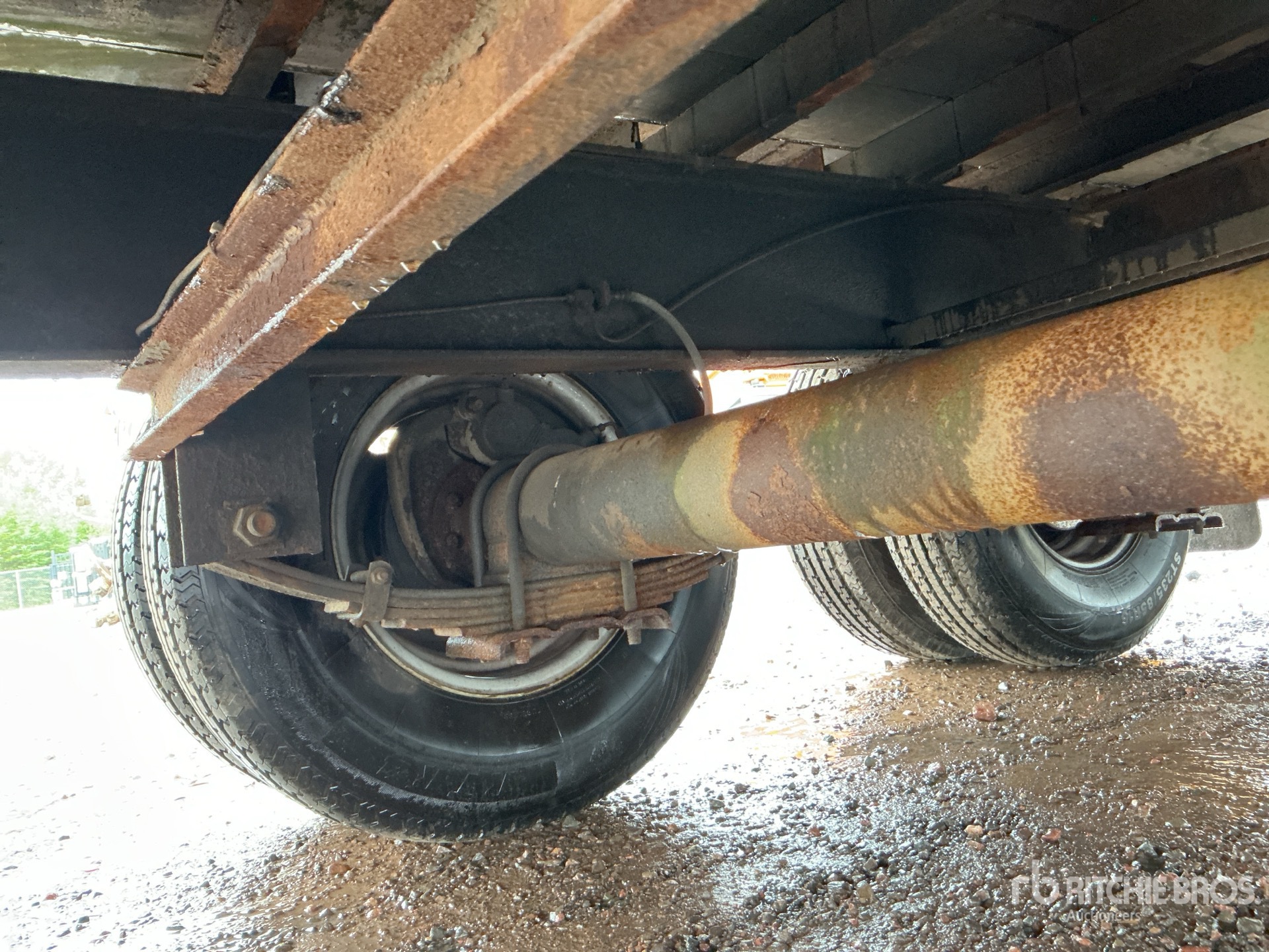 2020 Friesen 25 FT T/A GOOSENECK