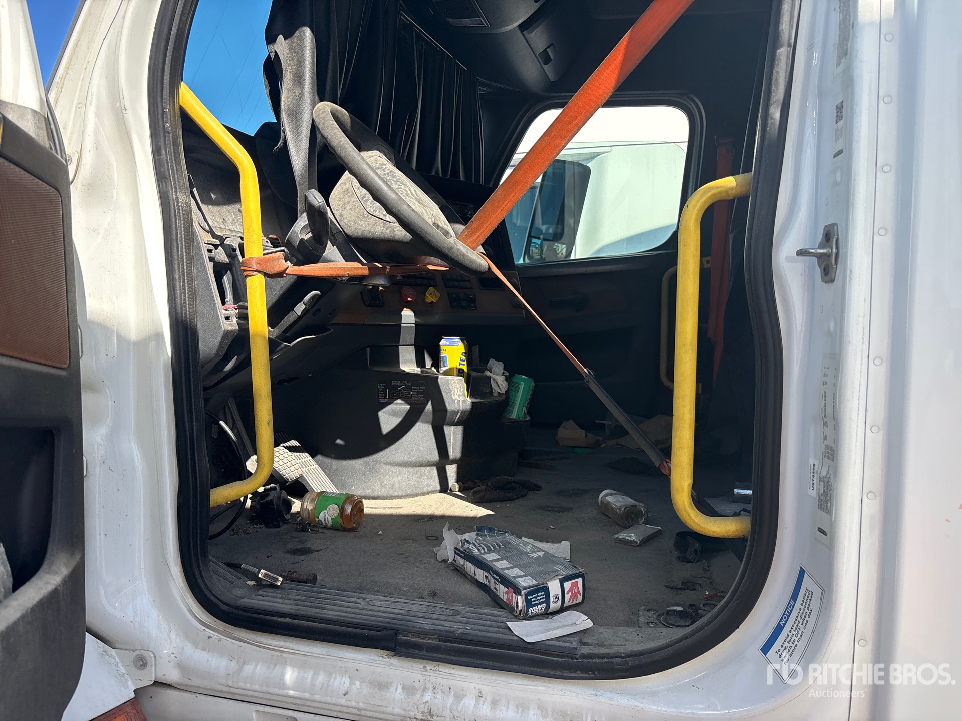 2019 Freightliner CASCADIA 126