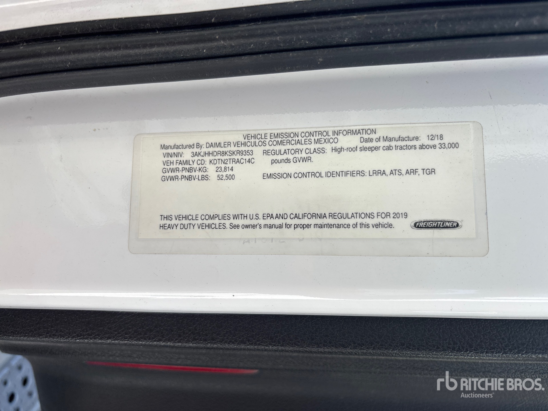 2019 Freightliner CASCADIA 126