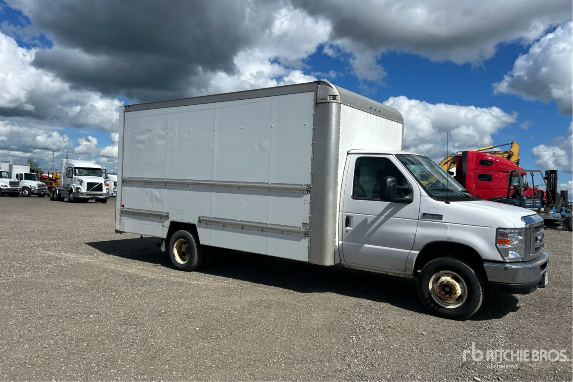 2017 Ford E450