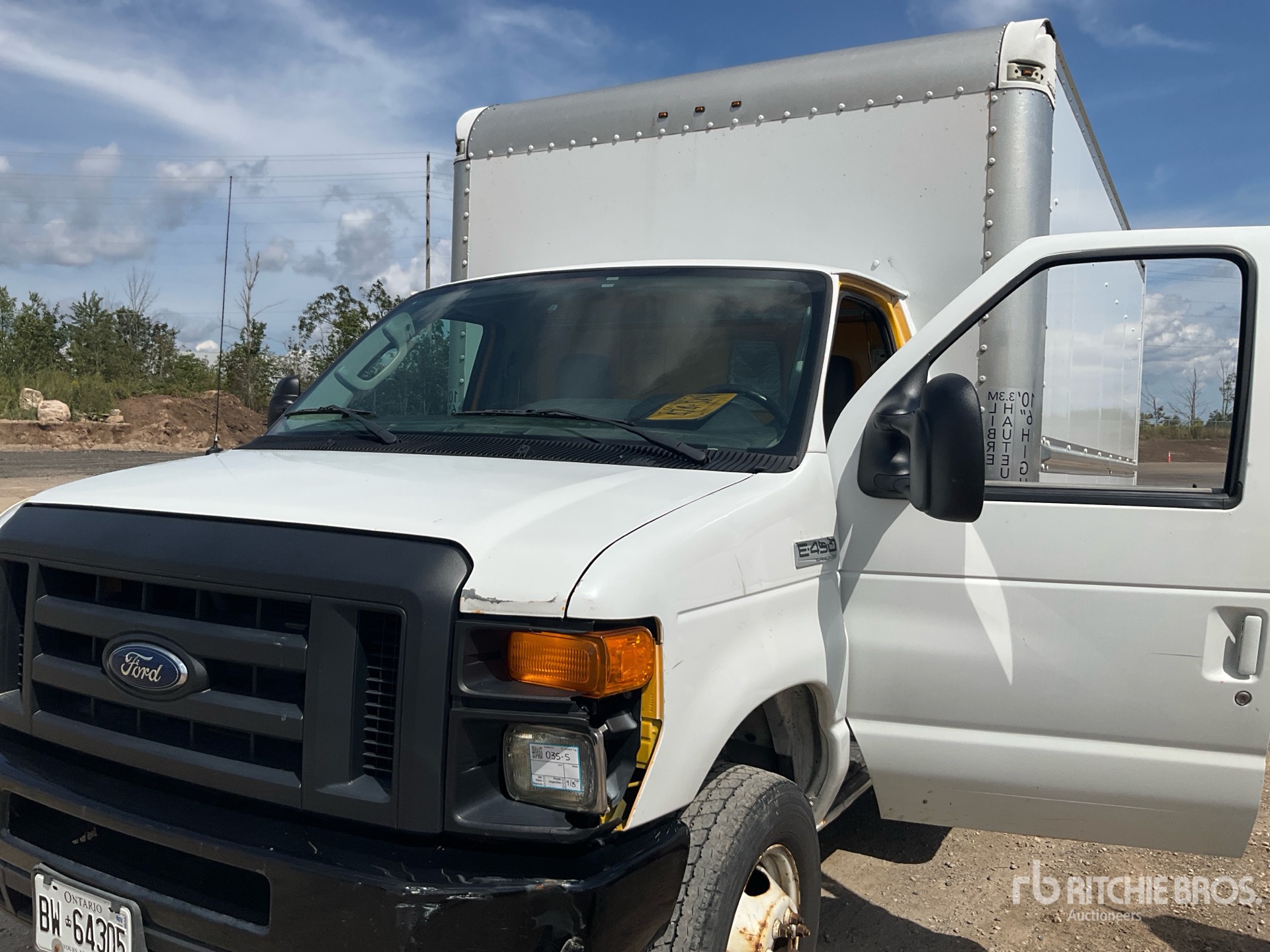 2017 Ford E450