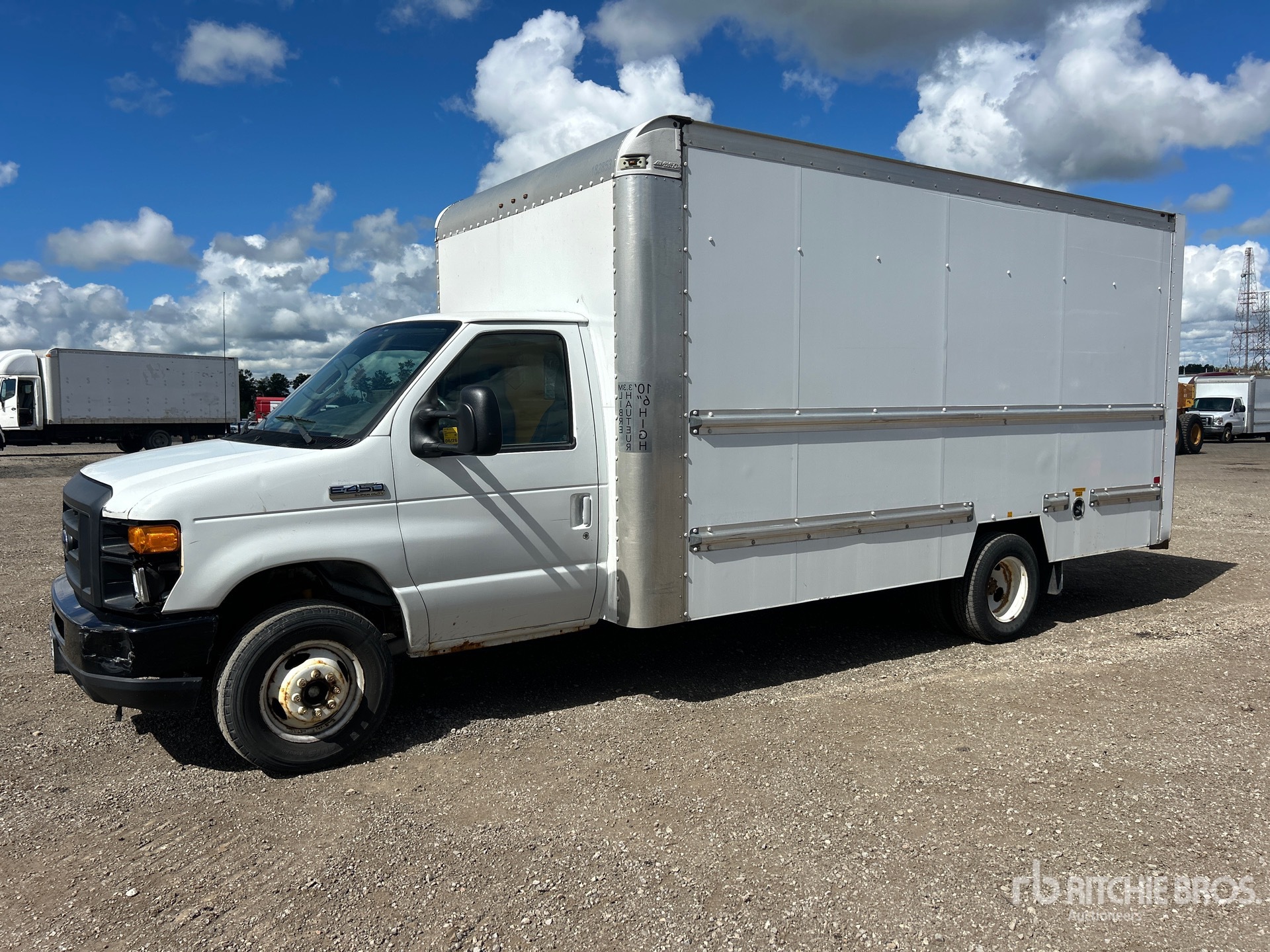 2017 Ford E450