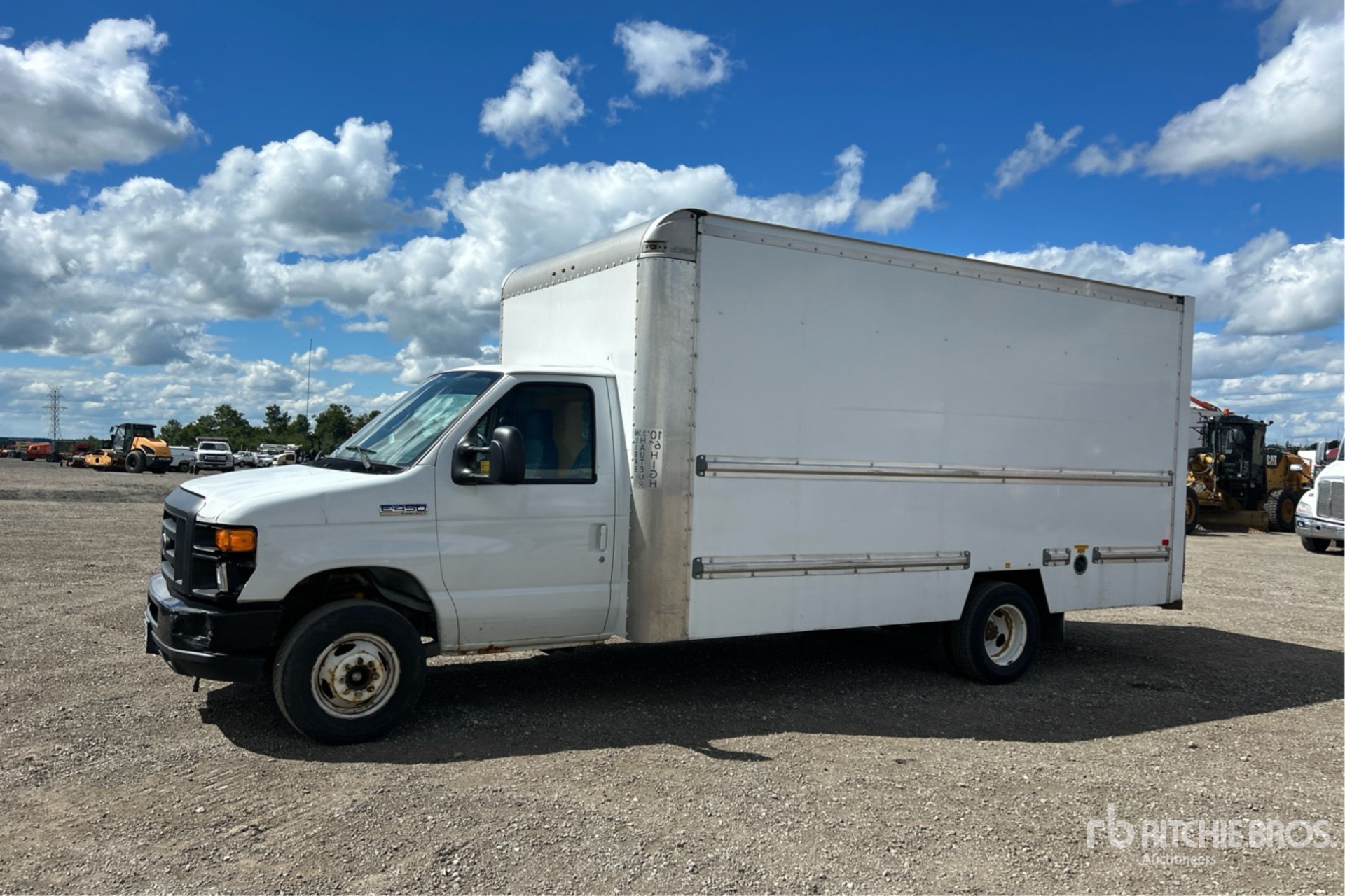 2017 Ford E450