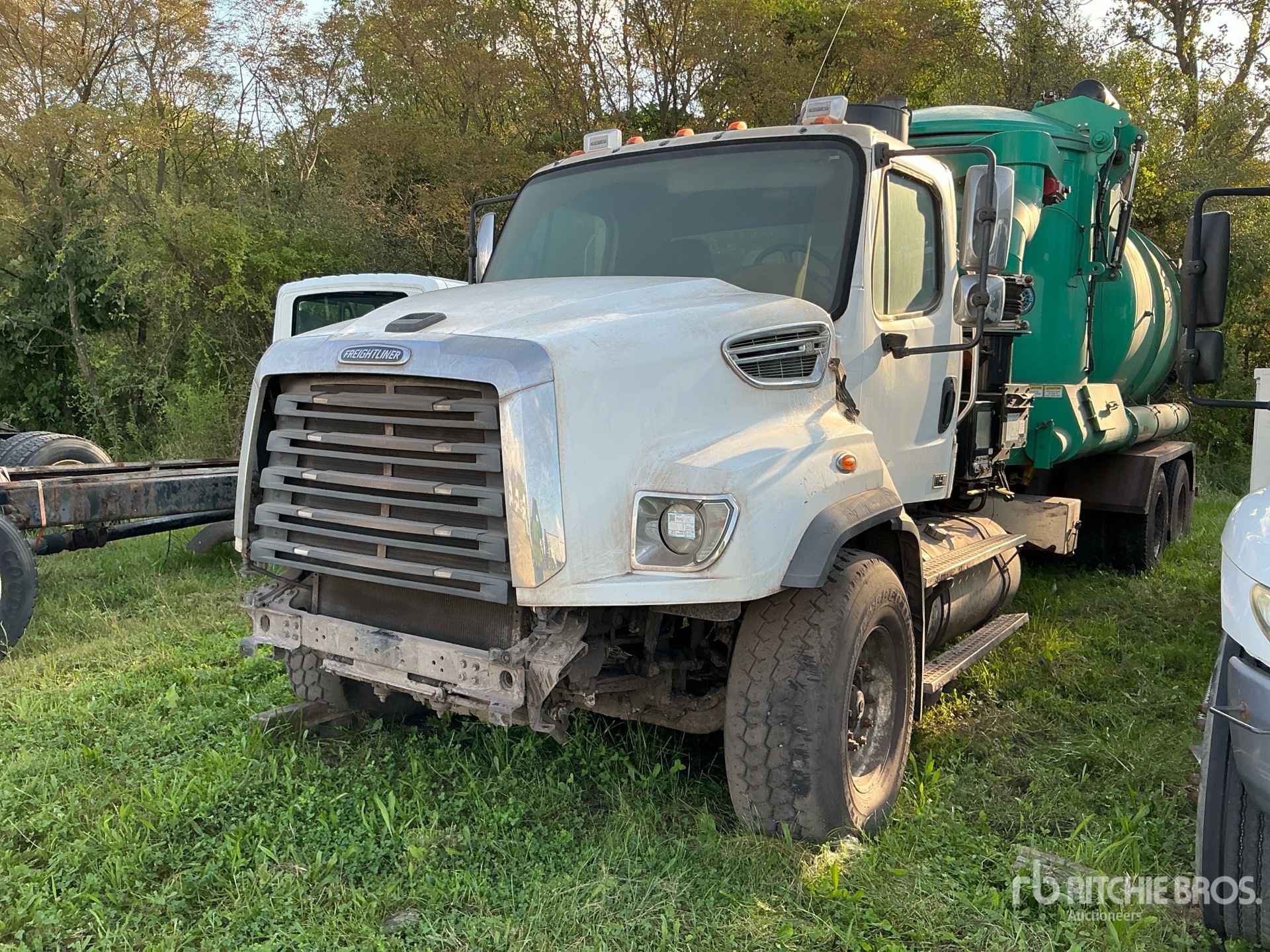 Photo of 2015 Freightliner 114SD