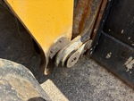 Chassis with Quick Coupler to Arms Pins