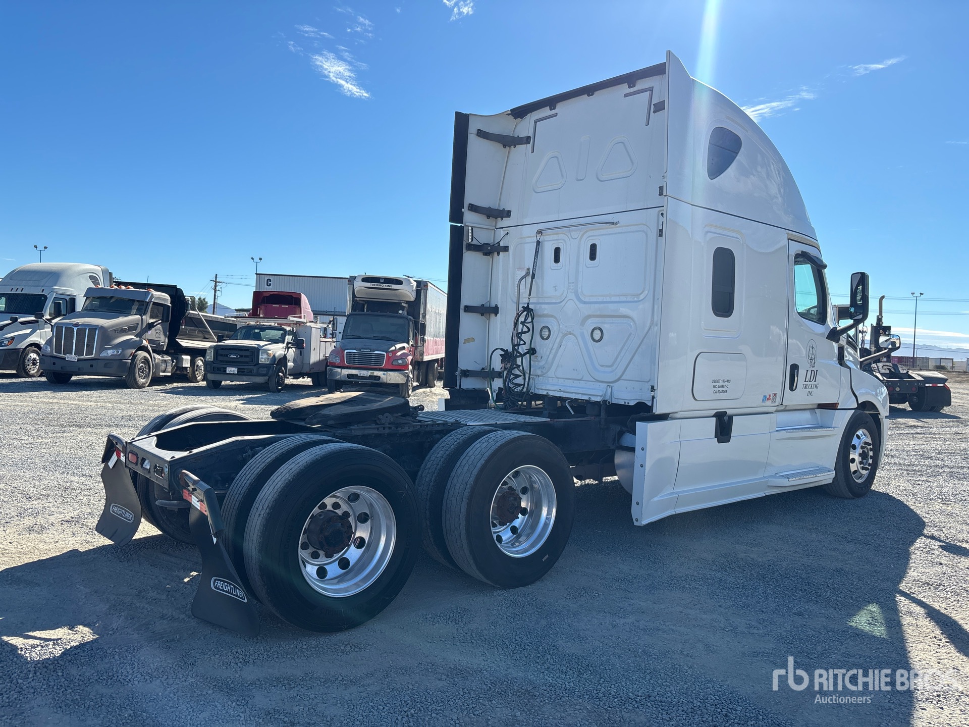 2018 Freightliner CASCADIA 126