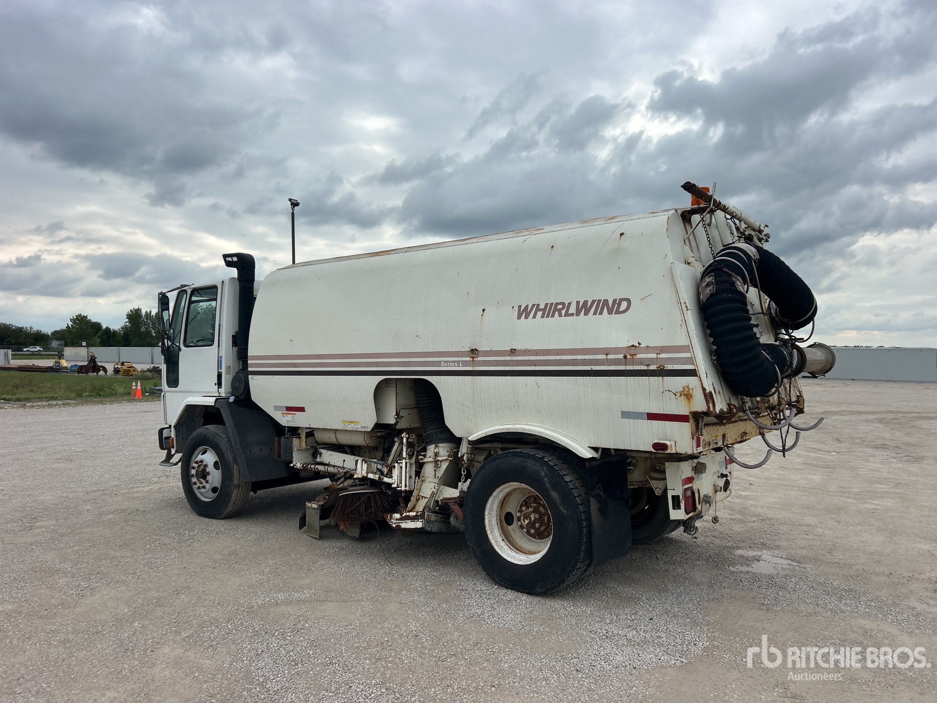 1996 Ford CF7000