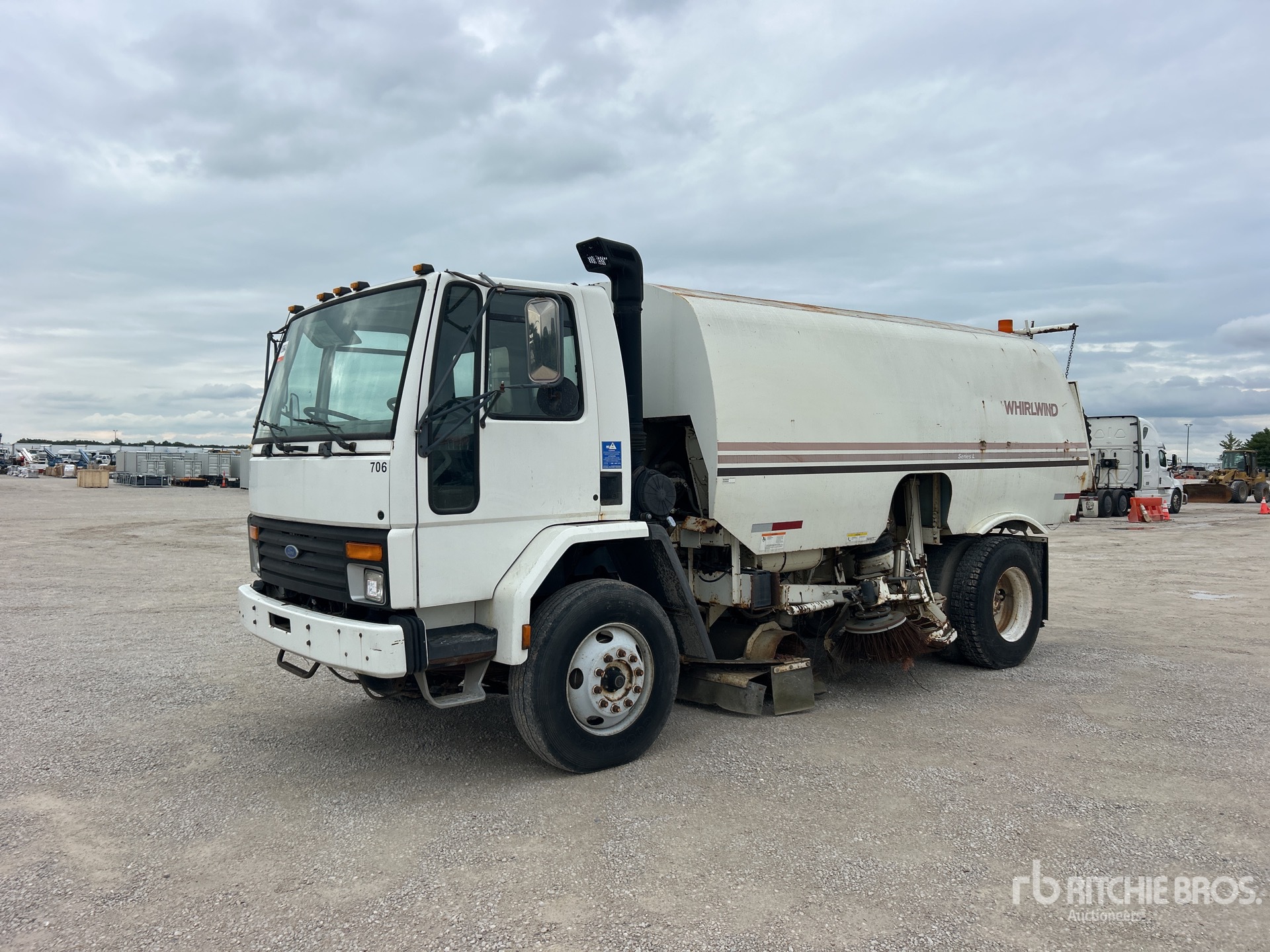 1996 Ford CF7000