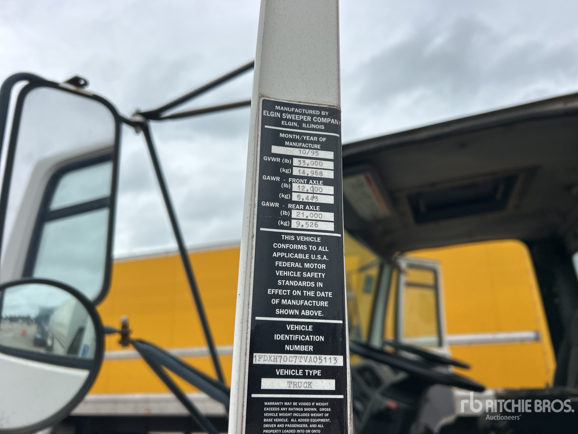 1996 Ford CF7000