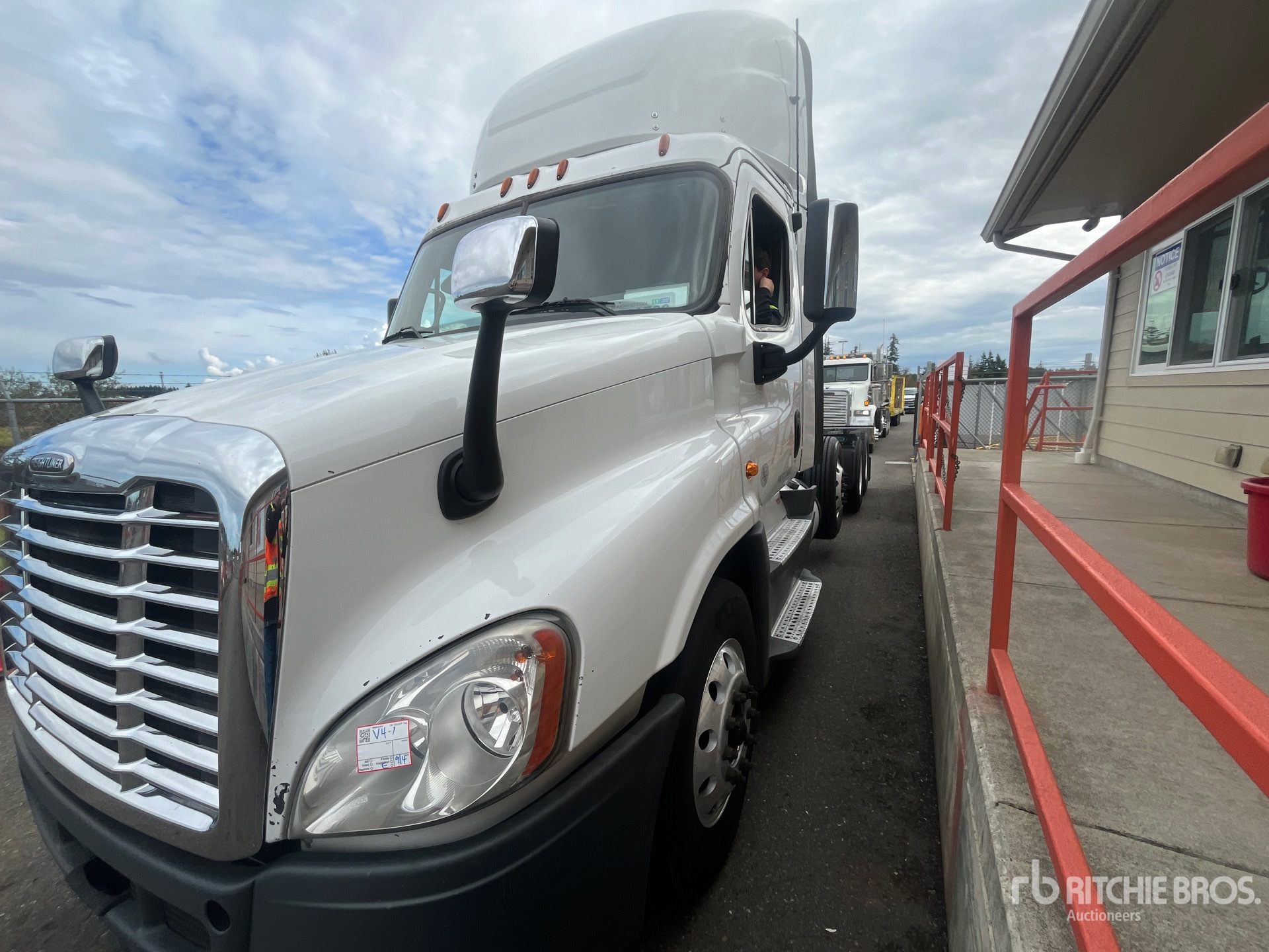 2020 Freightliner CASCADIA 125