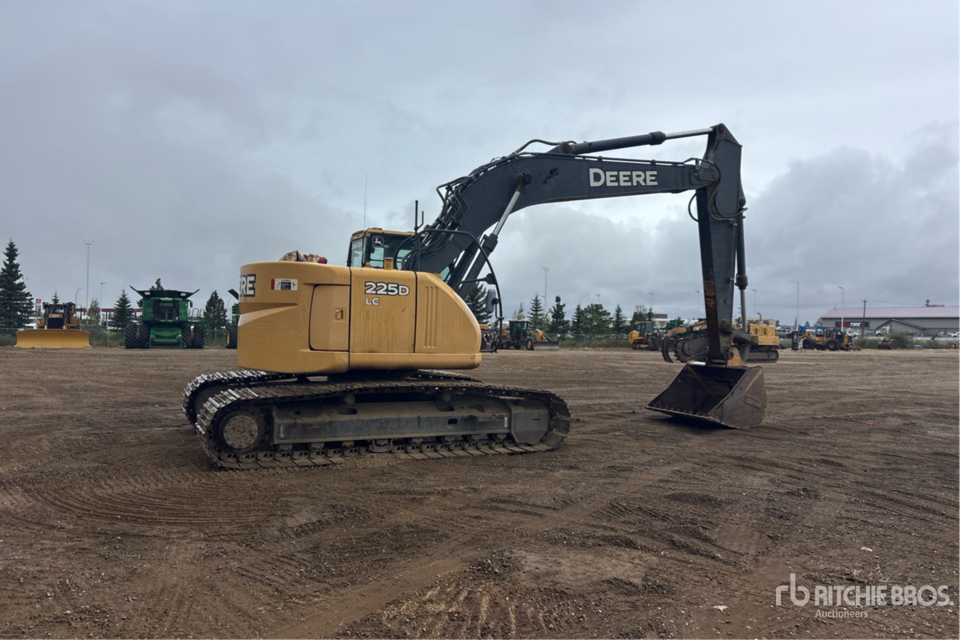 2013 John Deere 225D LC