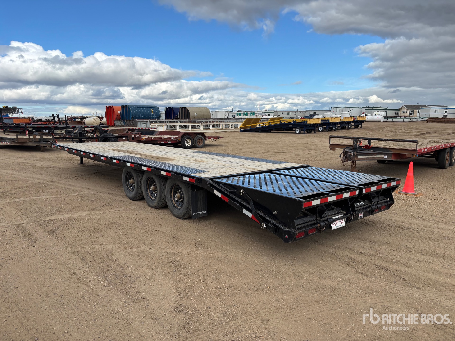 2025 Southland 25 ft Tri/A