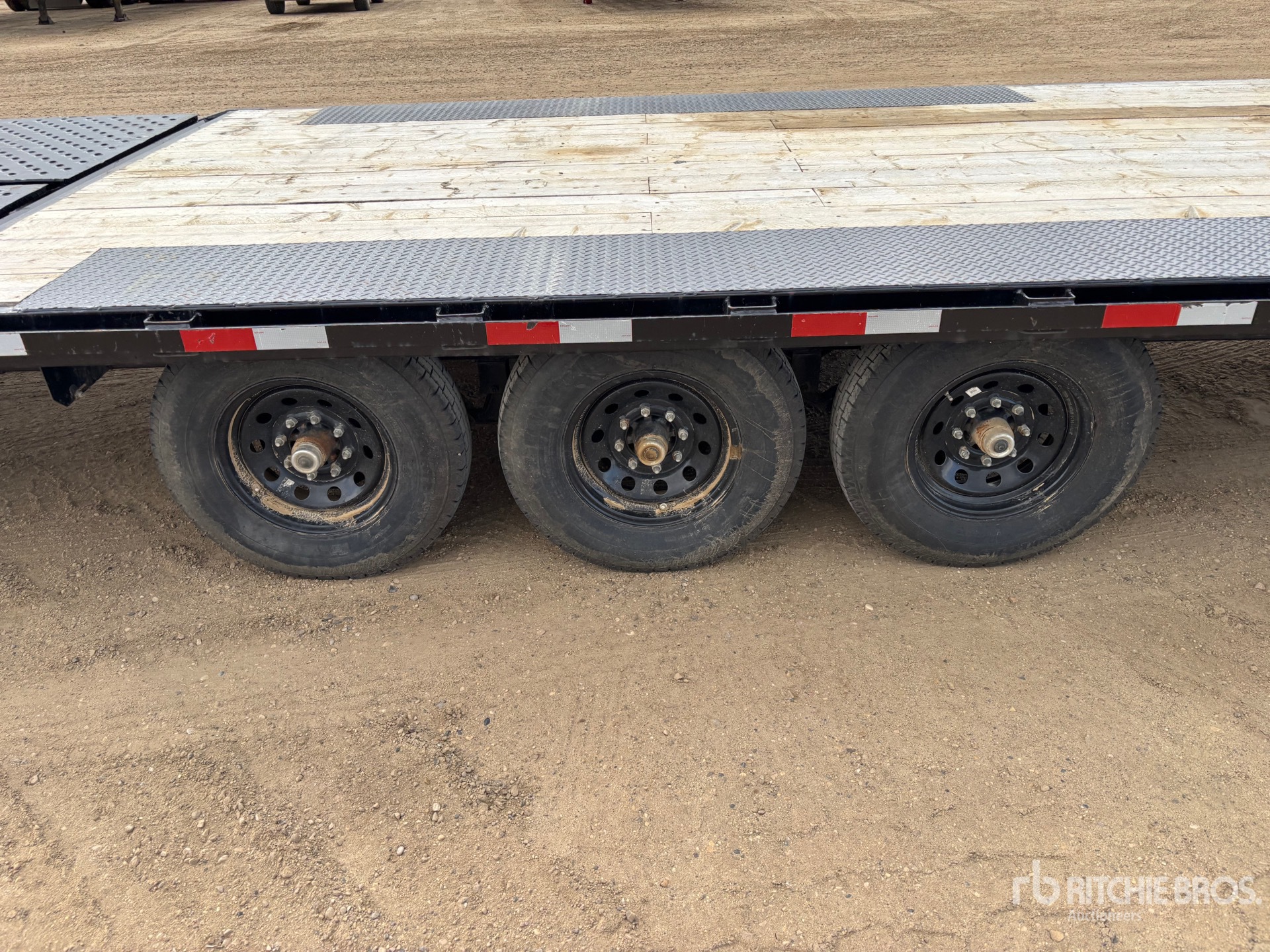 2025 Southland 25 ft Tri/A