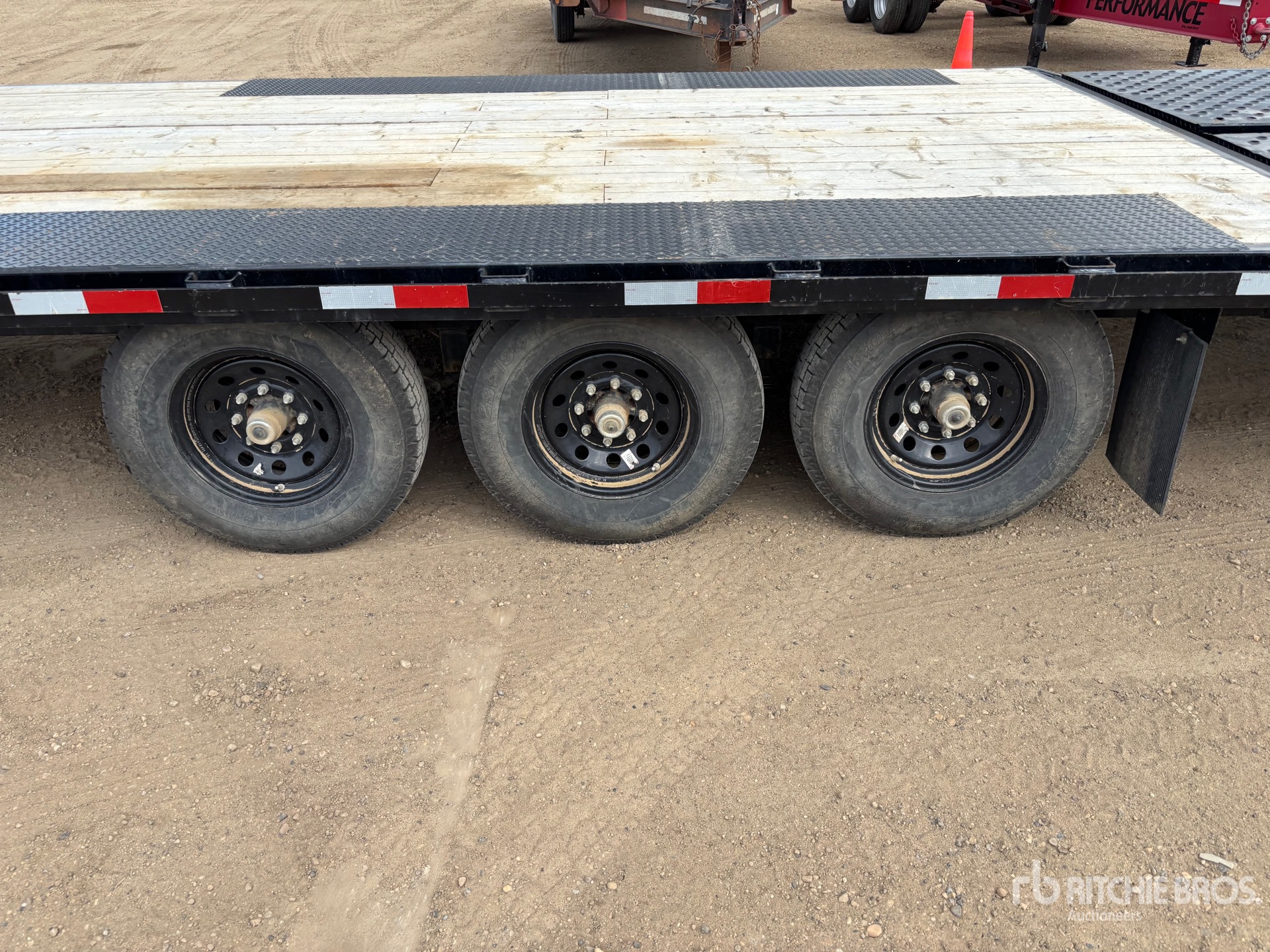 2025 Southland 25 ft Tri/A