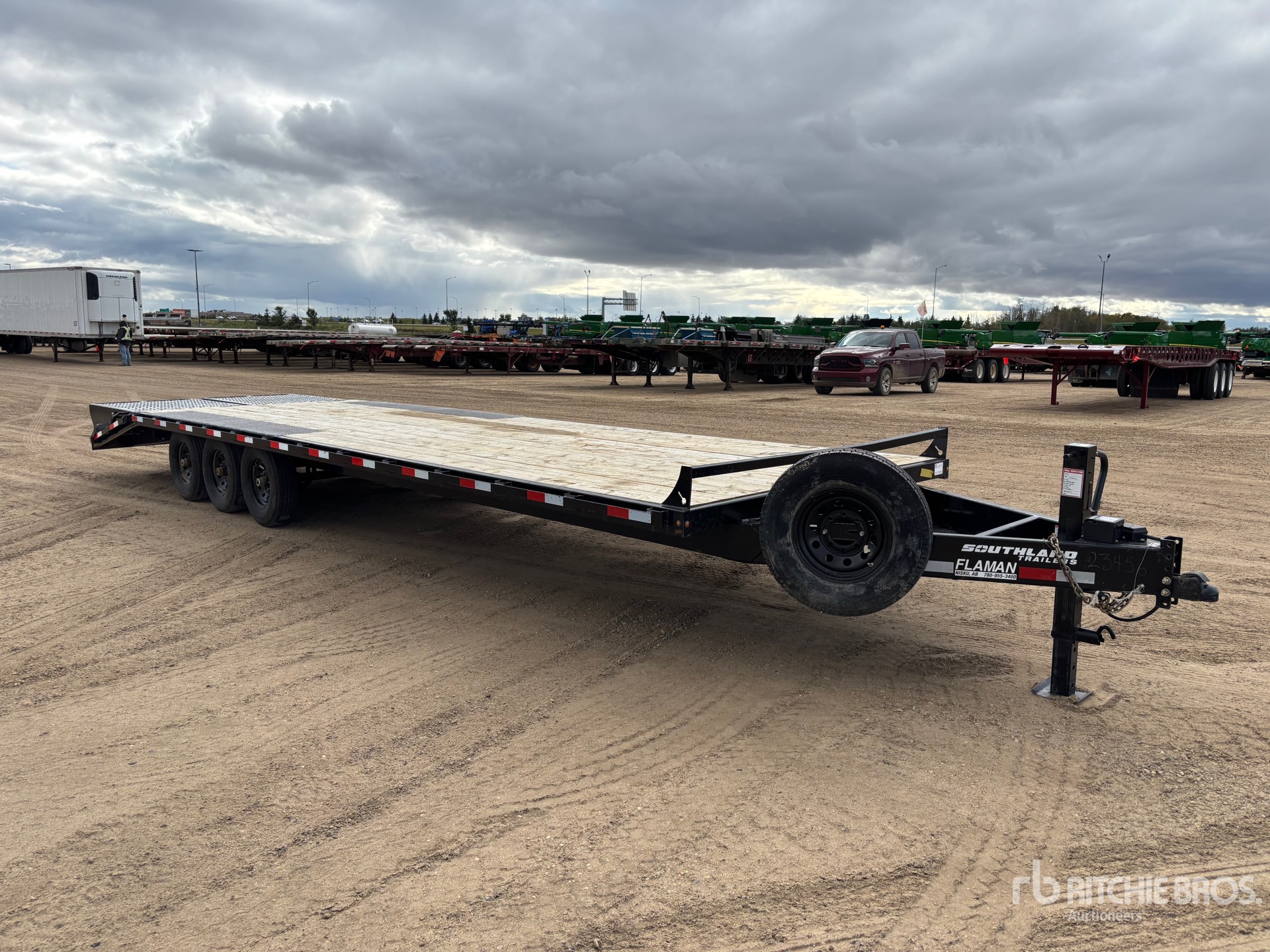 2025 Southland 25 ft Tri/A