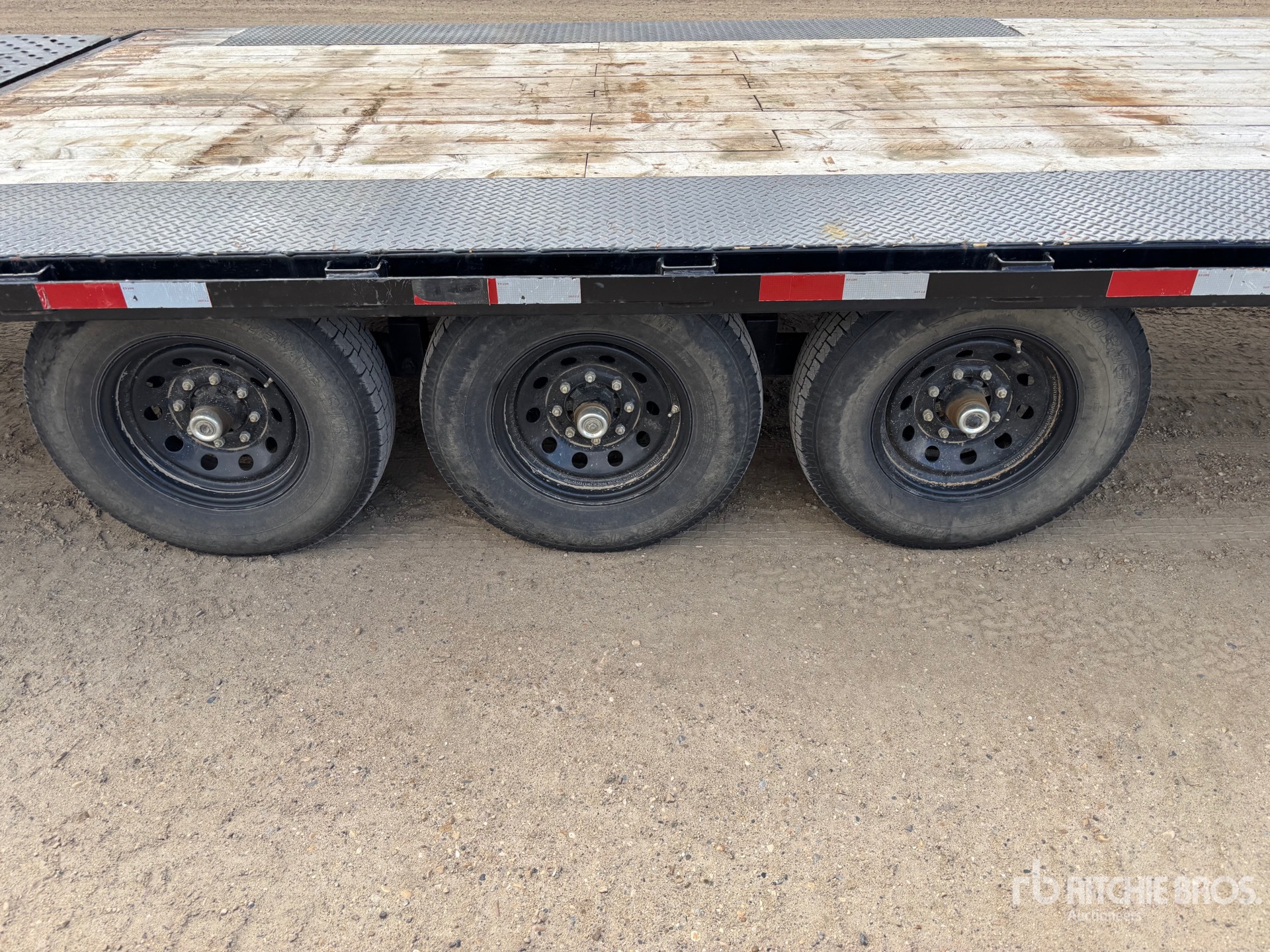 2025 Southland 25 ft Tri/A
