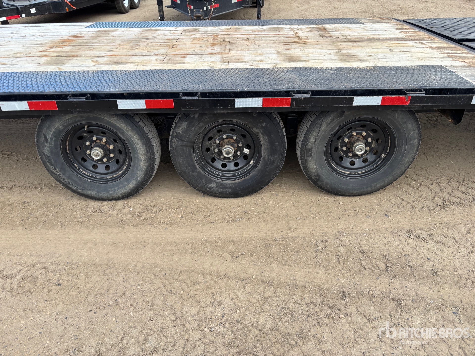 2025 Southland 25 ft Tri/A
