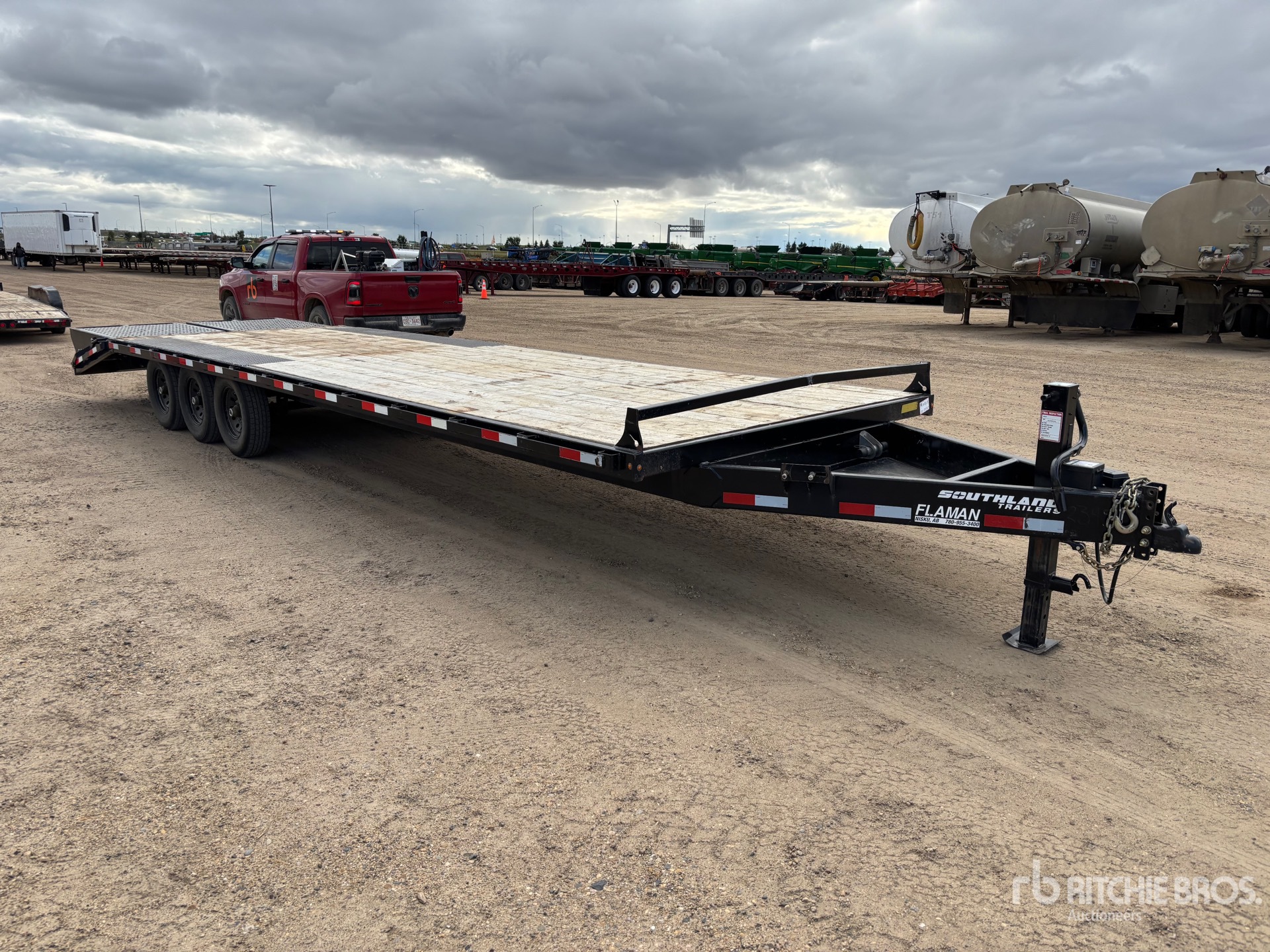 2025 Southland 25 ft Tri/A